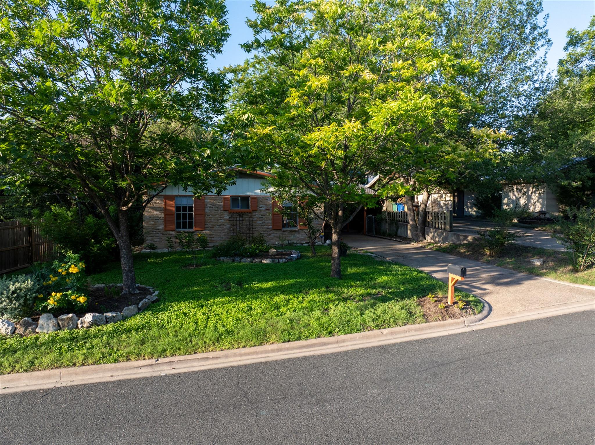 204 La Vista ST