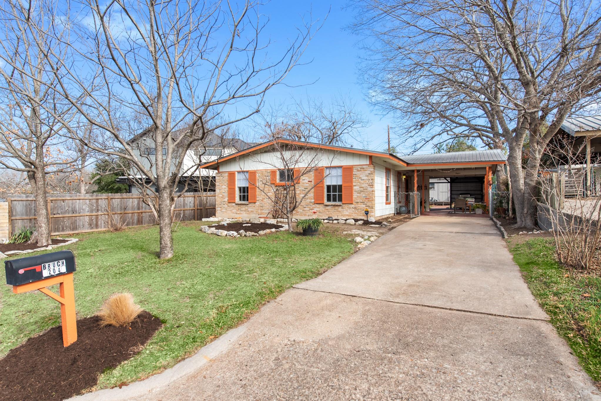204 La Vista ST
