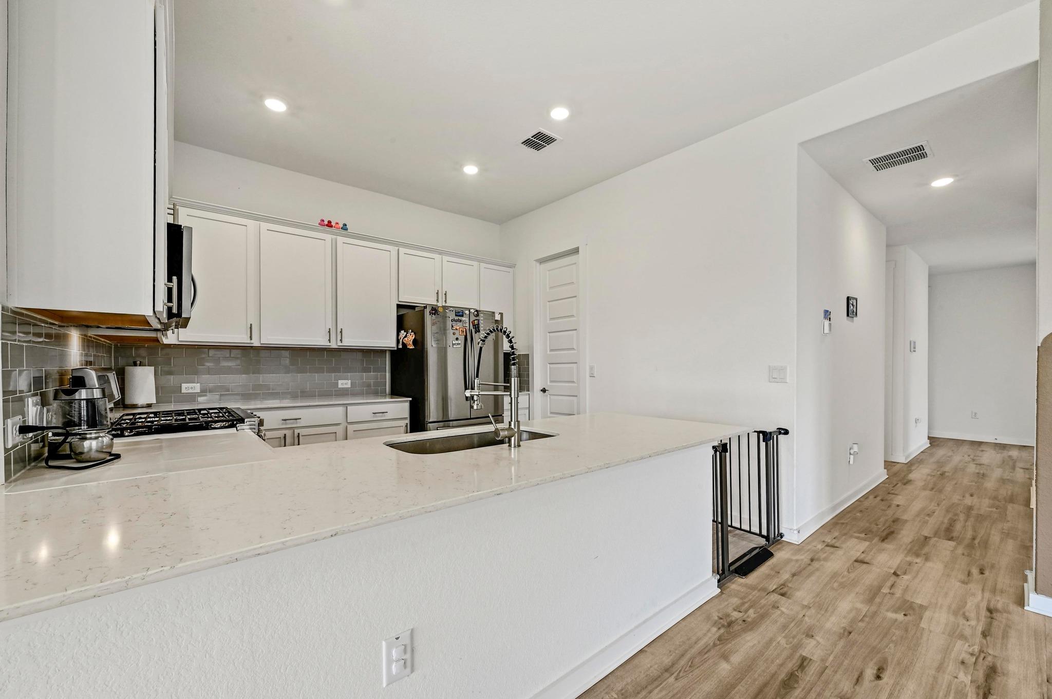 2037 Wilsons Warbler DR