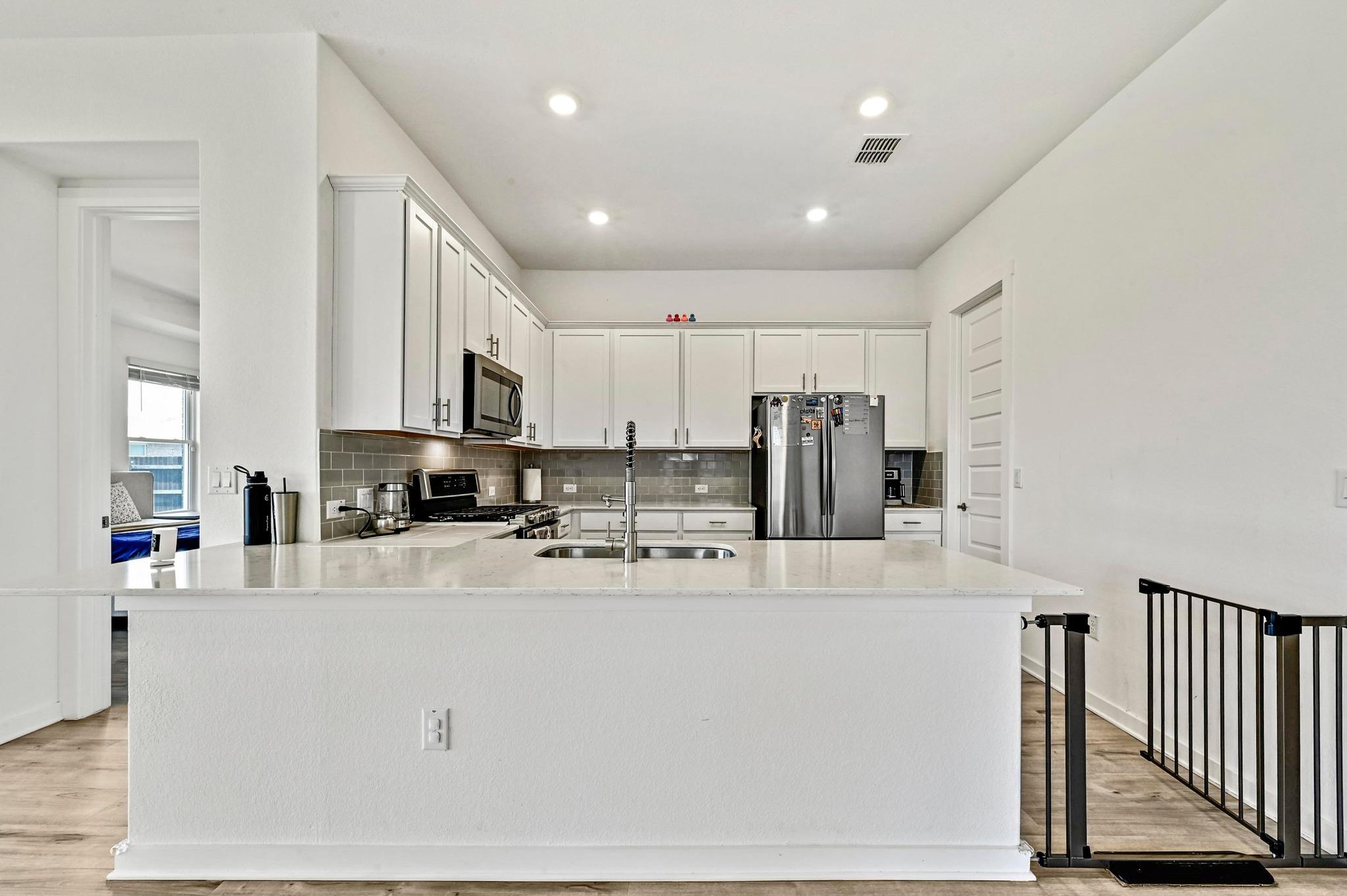 2037 Wilsons Warbler DR