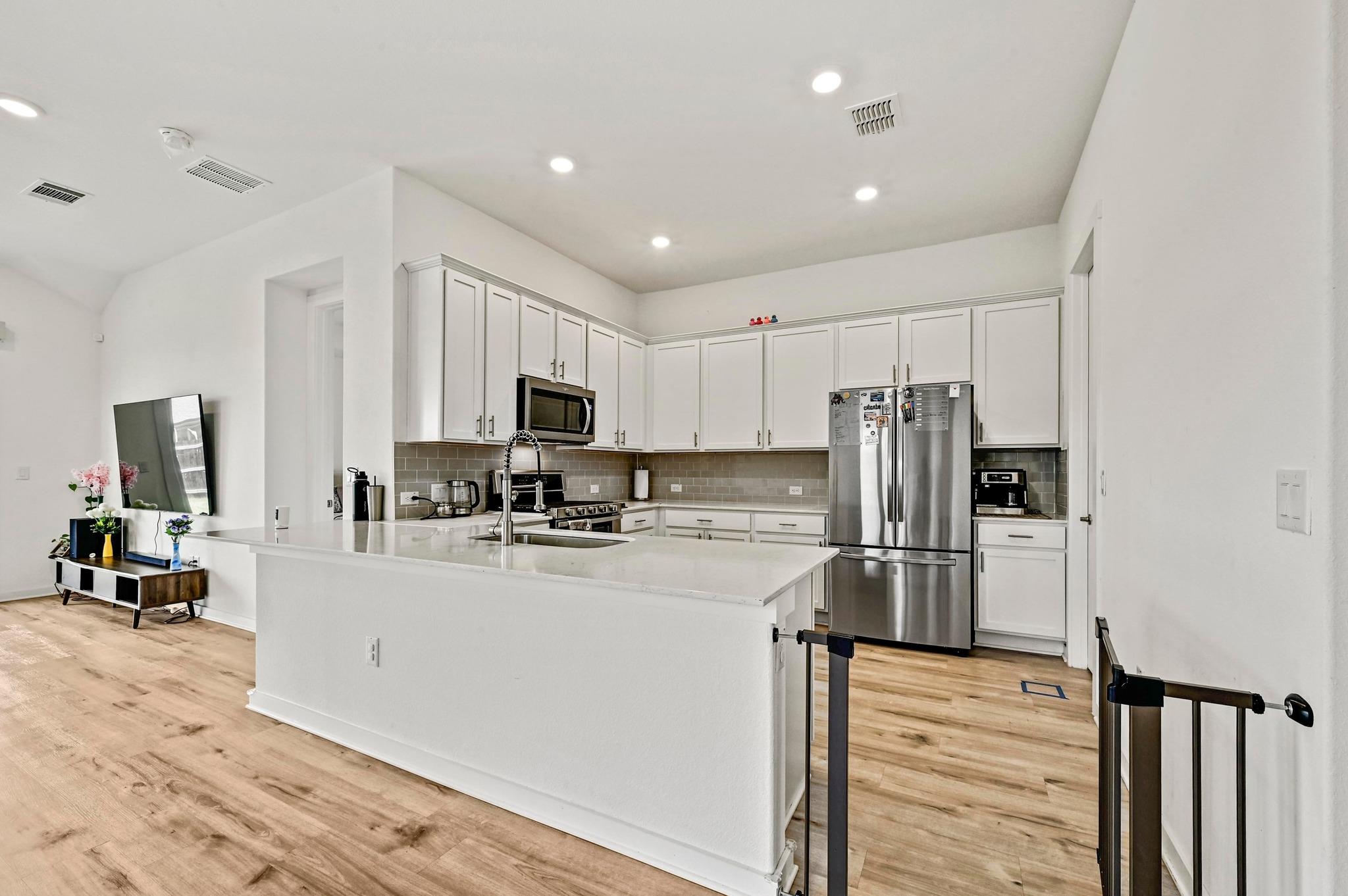 2037 Wilsons Warbler DR