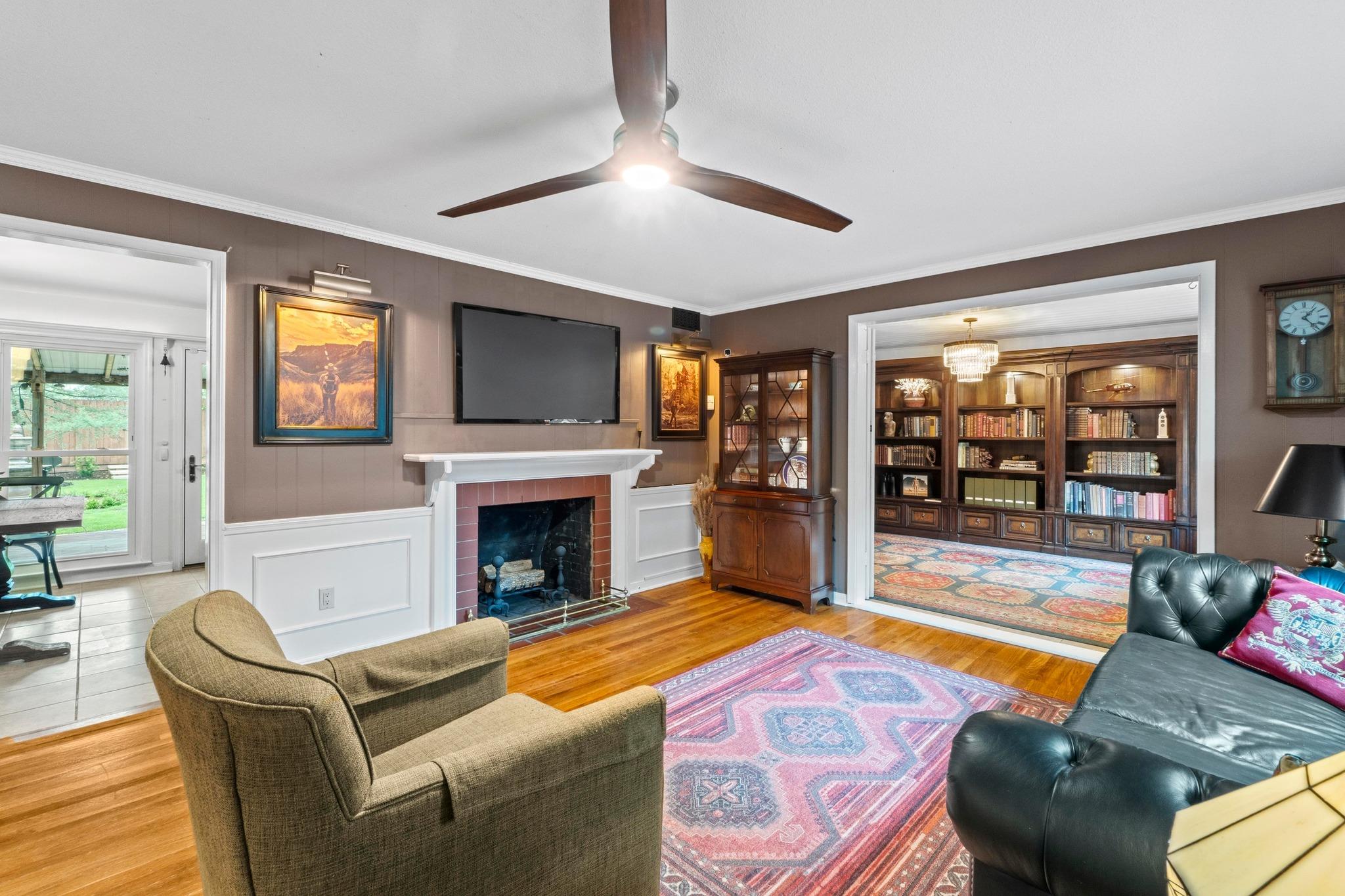2621 W 45th ST