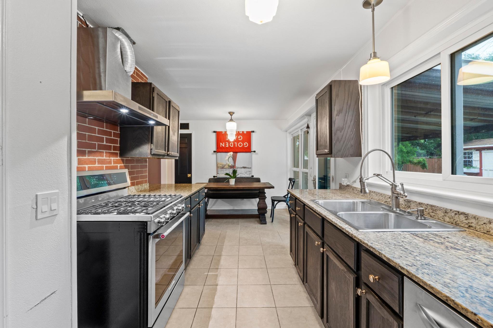 2621 W 45th ST