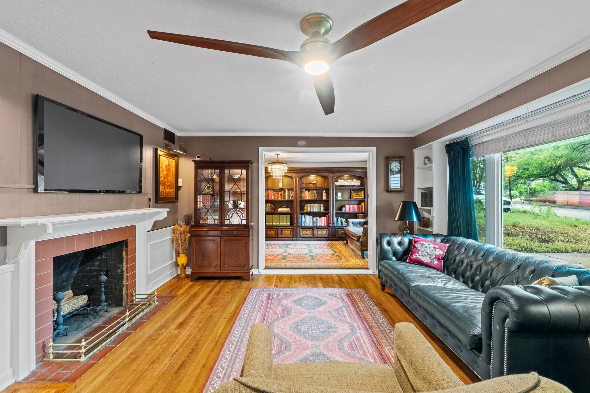 2621 W 45th ST