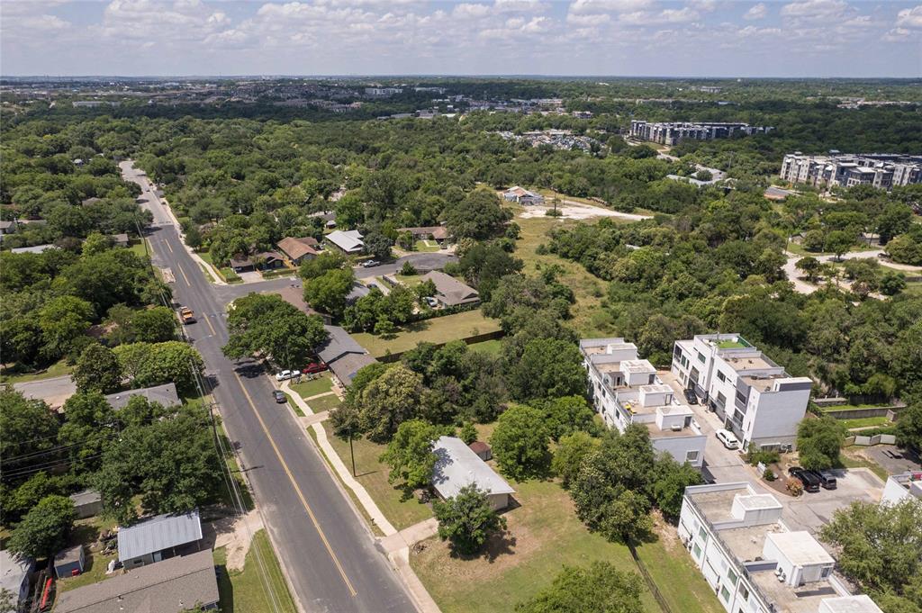 4742 Suburban DR