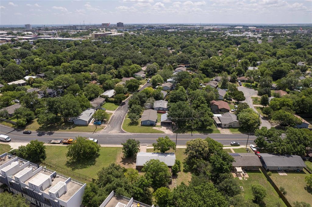 4742 Suburban DR