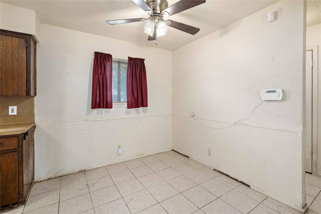4742 Suburban DR