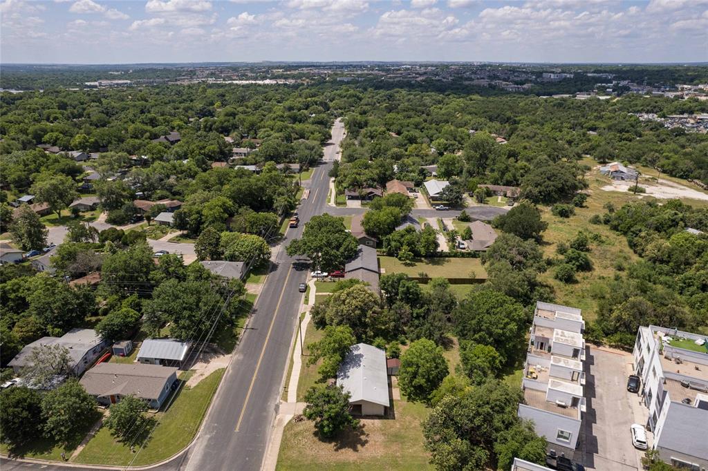 4742 Suburban DR