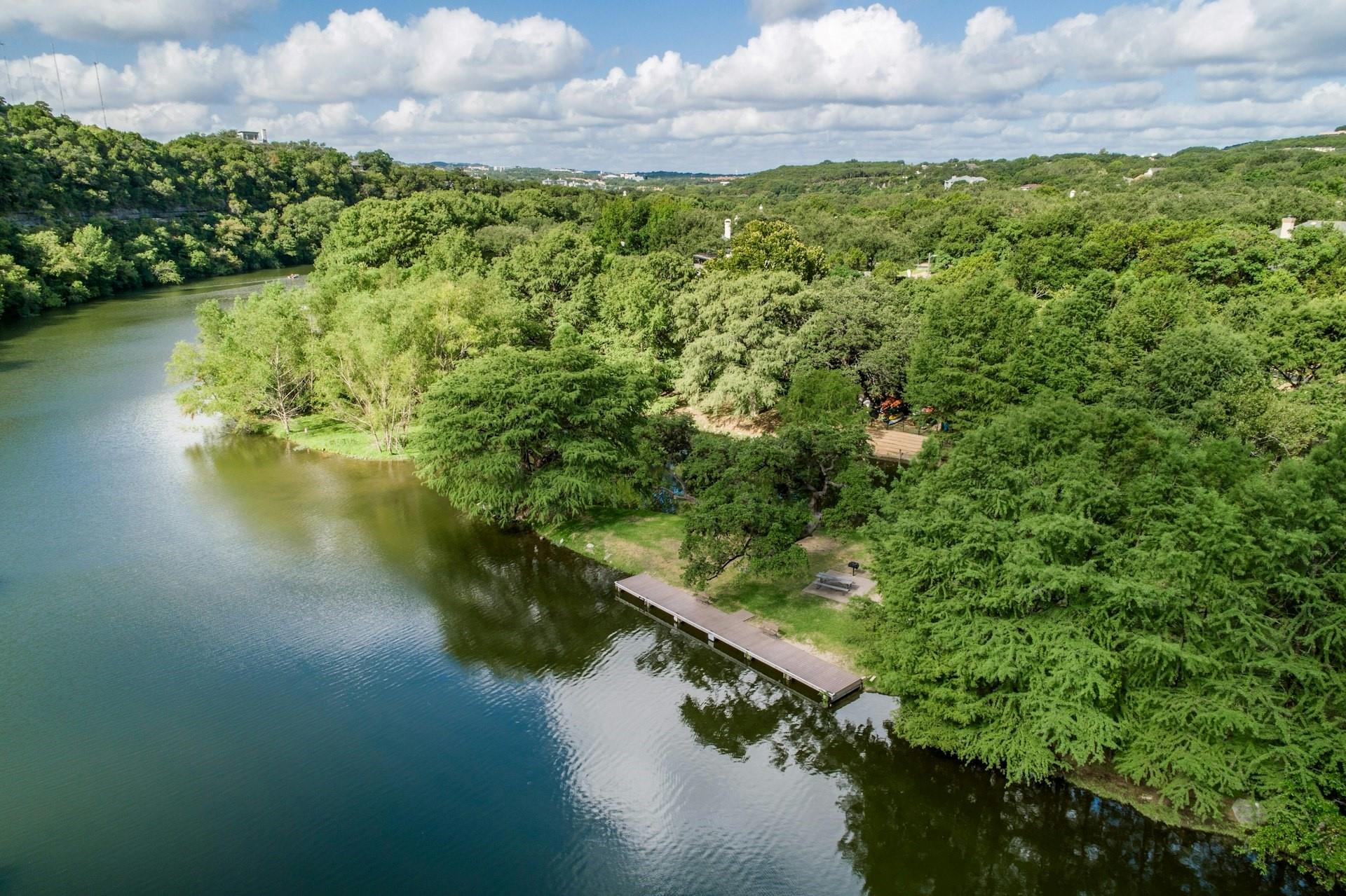 5712 Sam Houston CIR