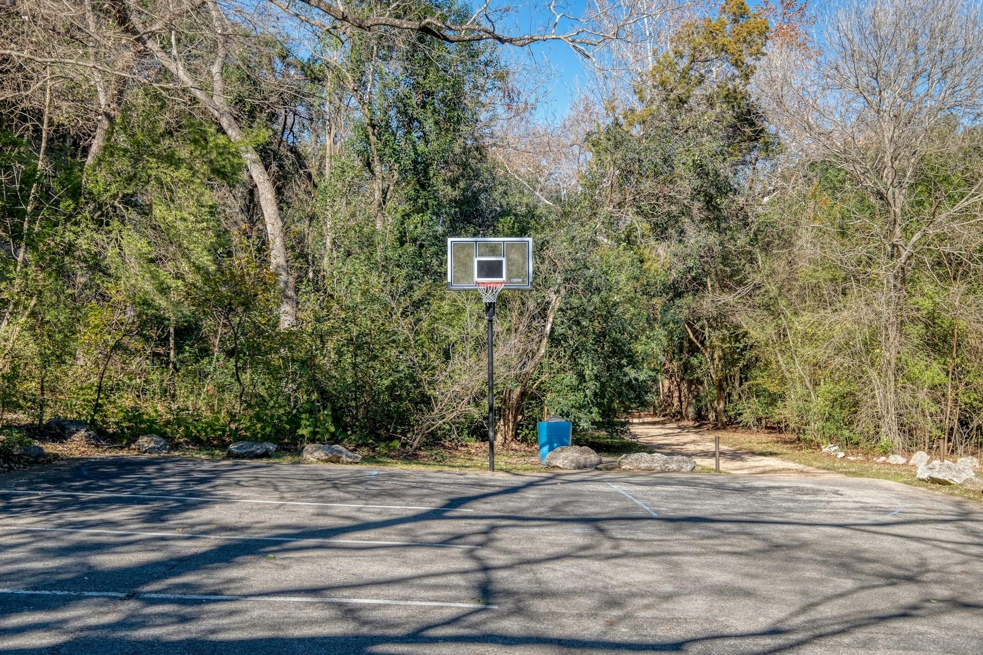 5712 Sam Houston CIR