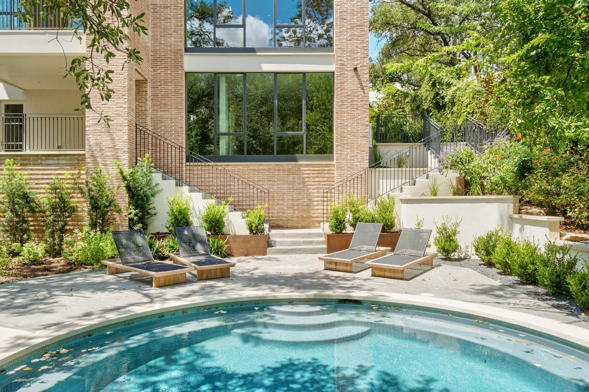 4500 River Wood CT