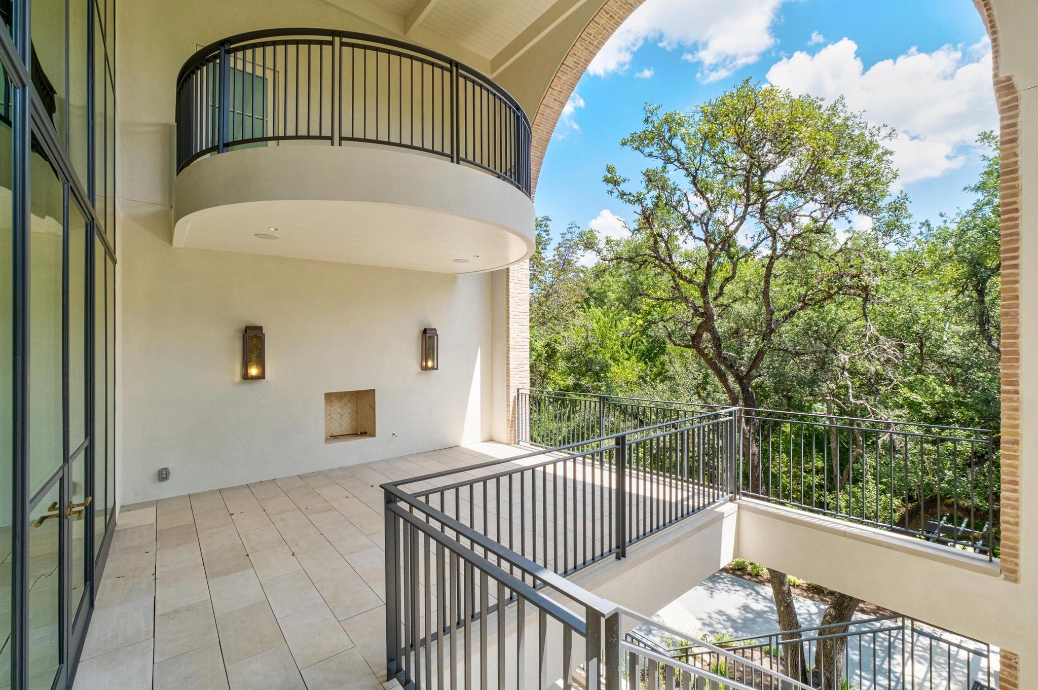 4500 River Wood CT