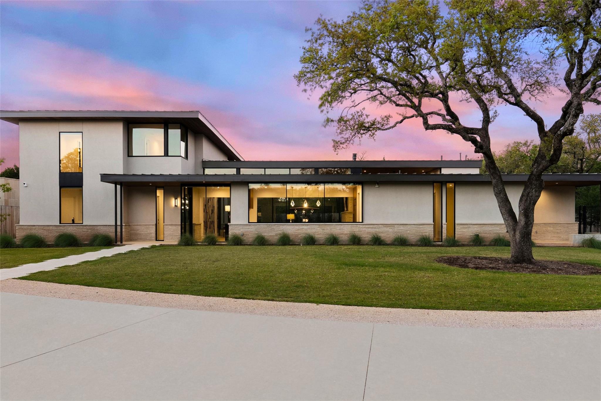 1604 Barclay DR