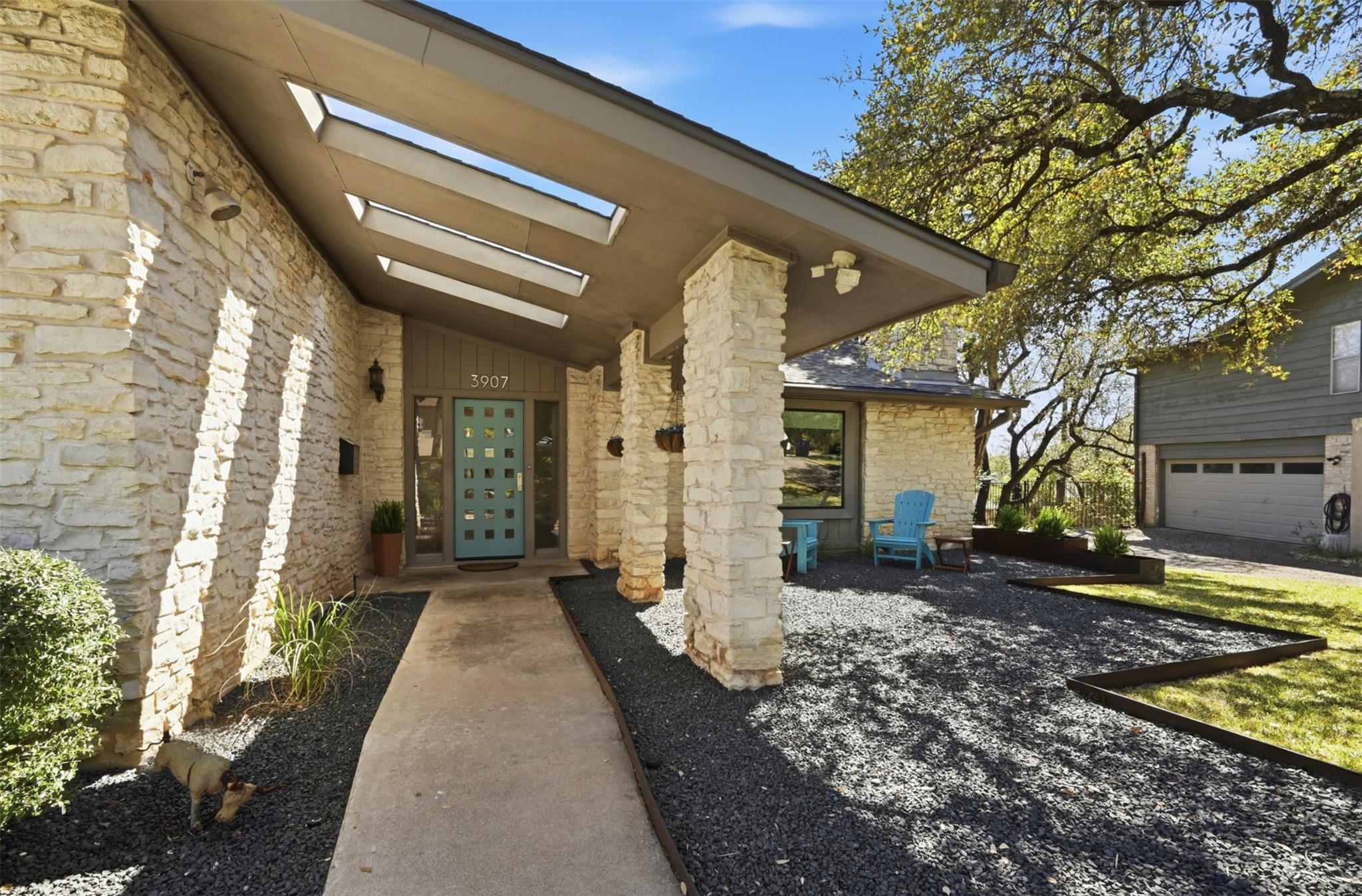 3907 Cresthill DR