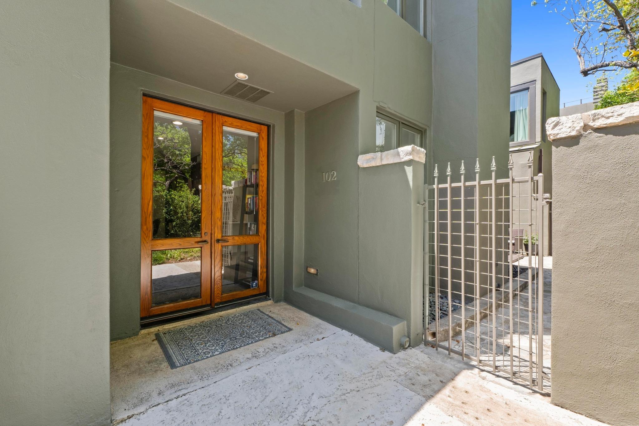 1111 W 12th ST # 102