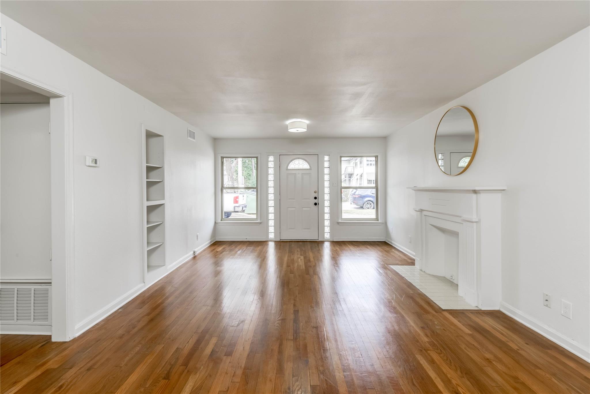 1409 Enfield RD
