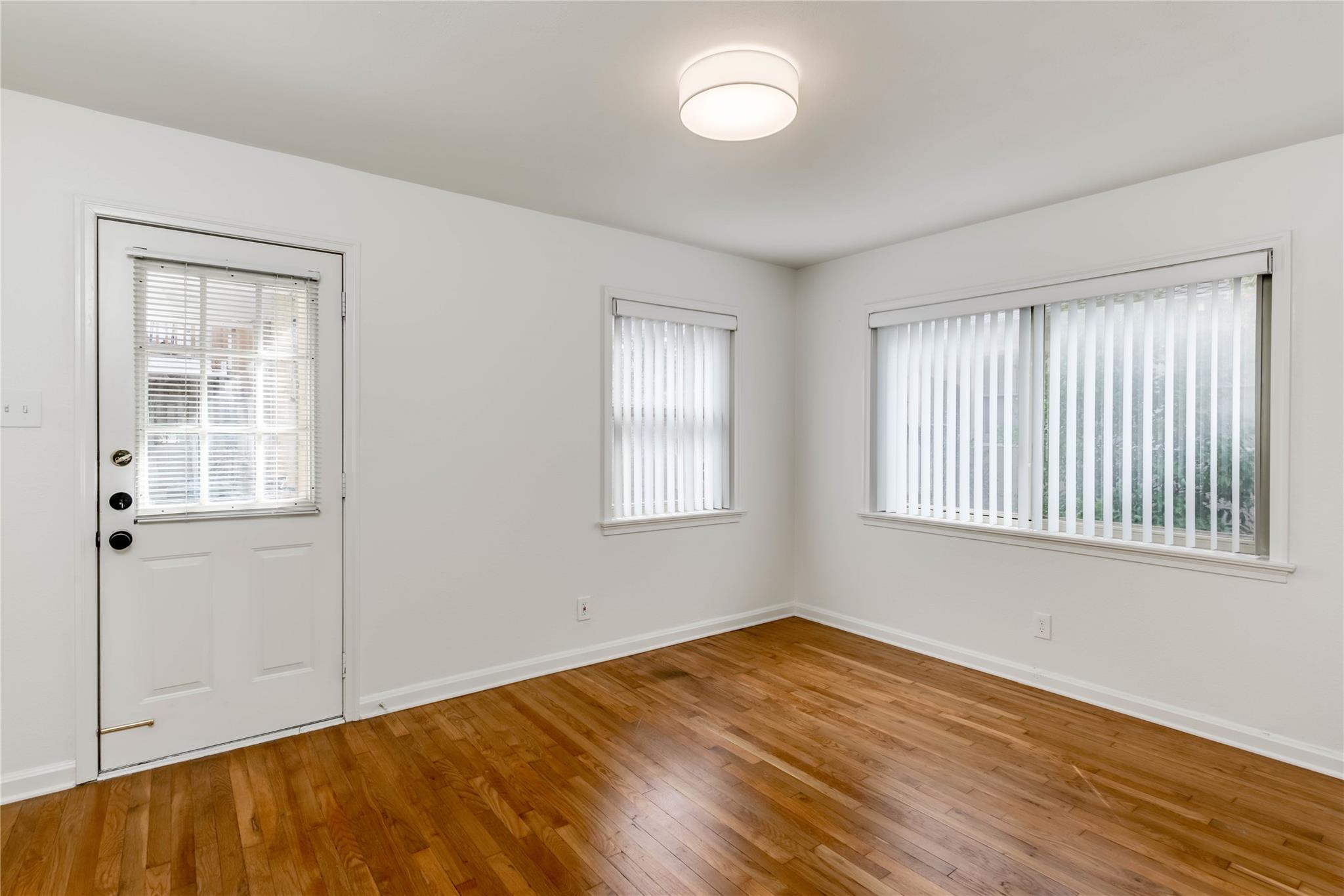 1409 Enfield RD