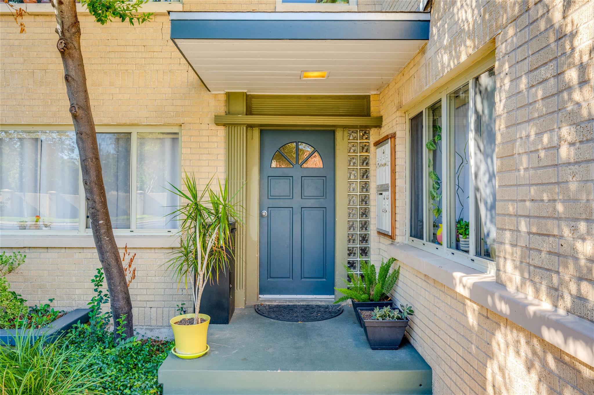 1409 Enfield RD