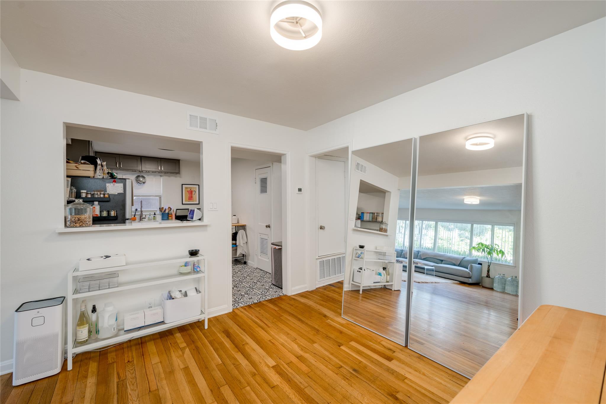 1409 Enfield RD