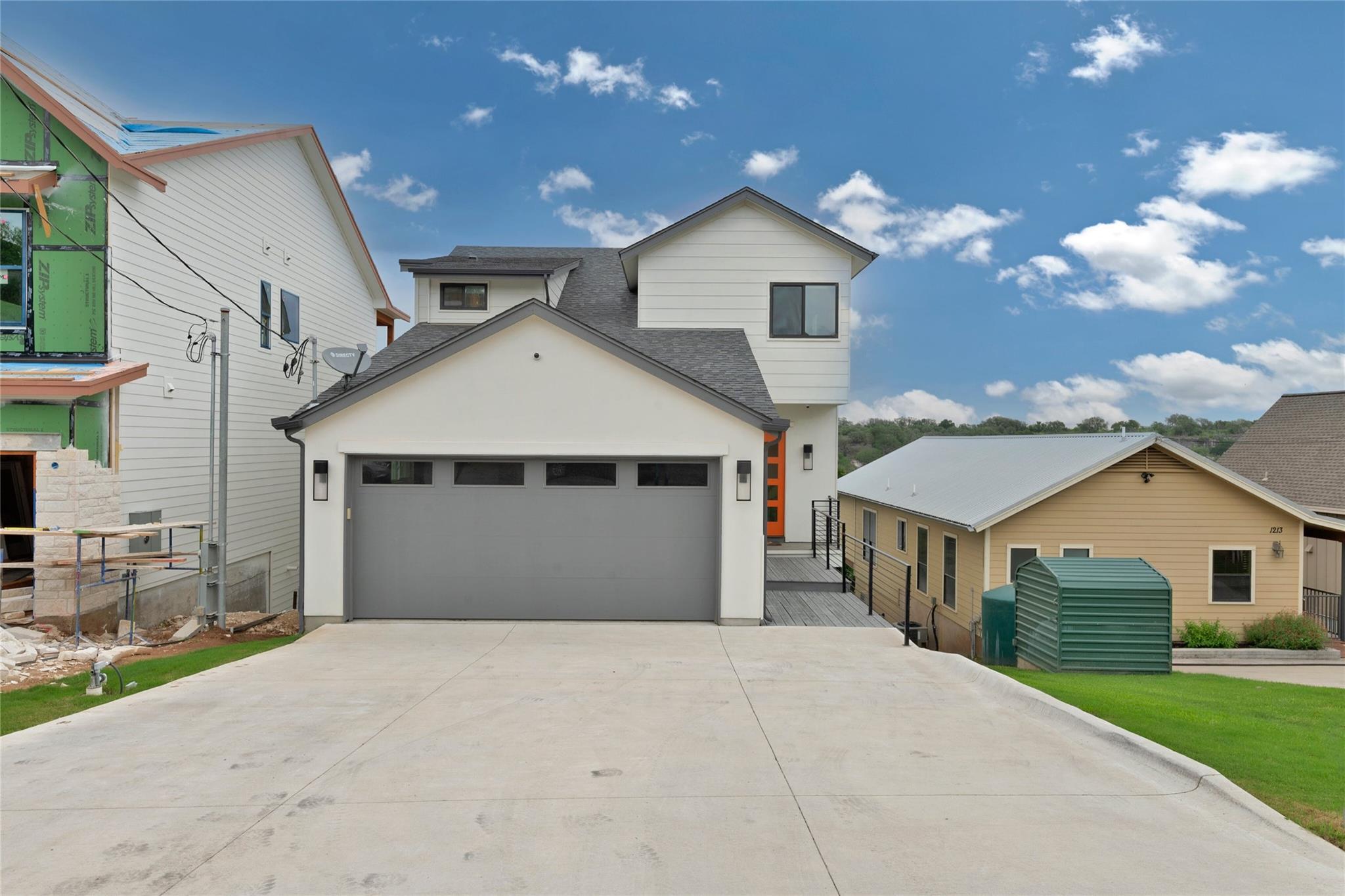 1215 Lake Shore DR