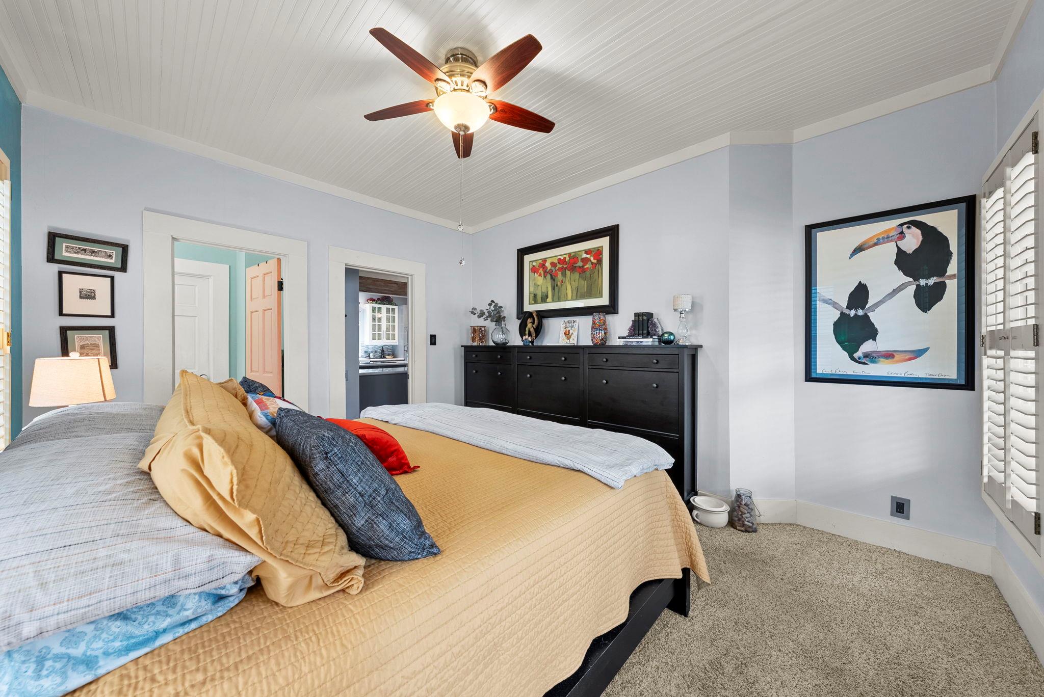 407 Crestview DR
