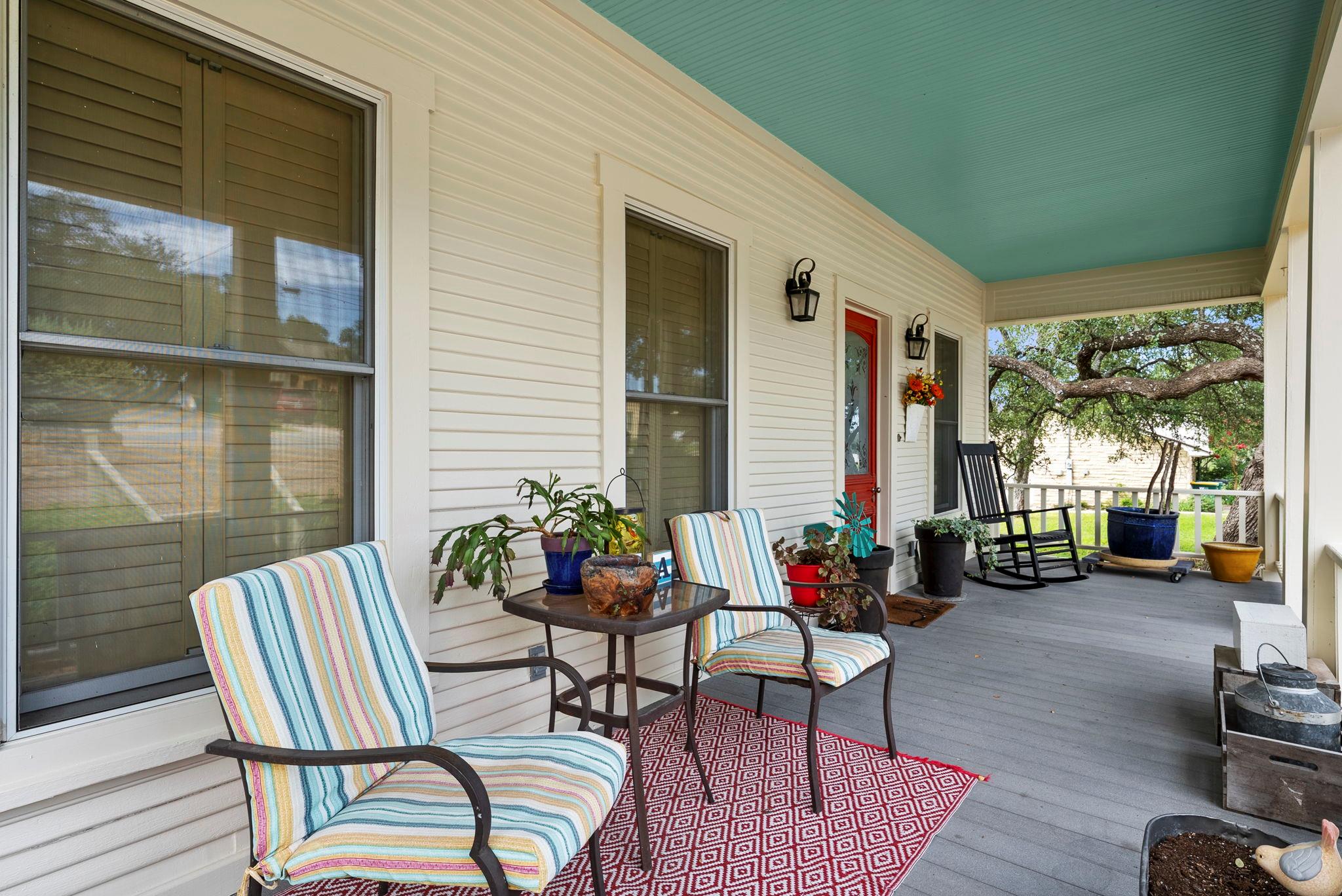 407 Crestview DR