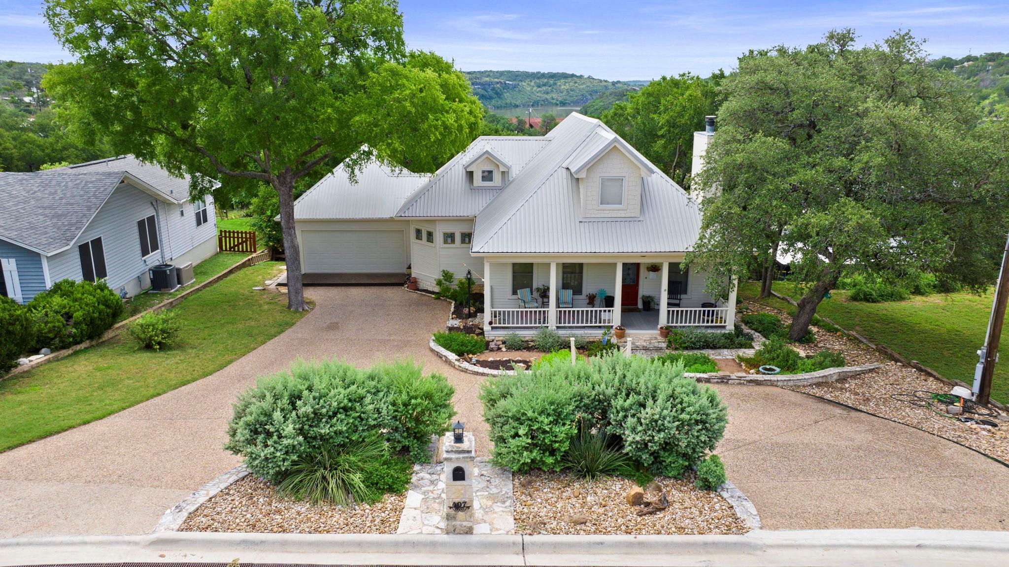 407 Crestview DR