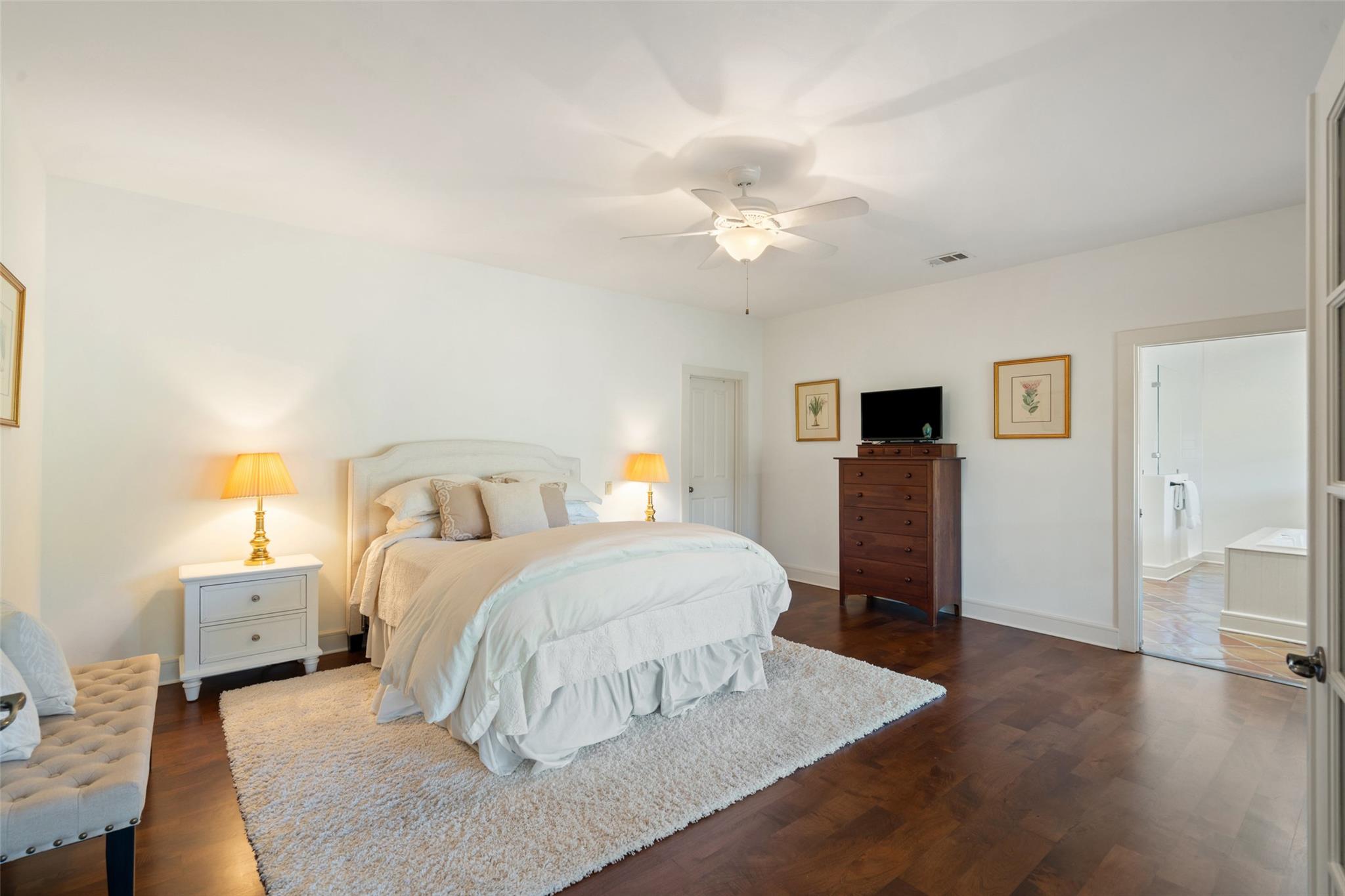 7114 Las Ventanas DR