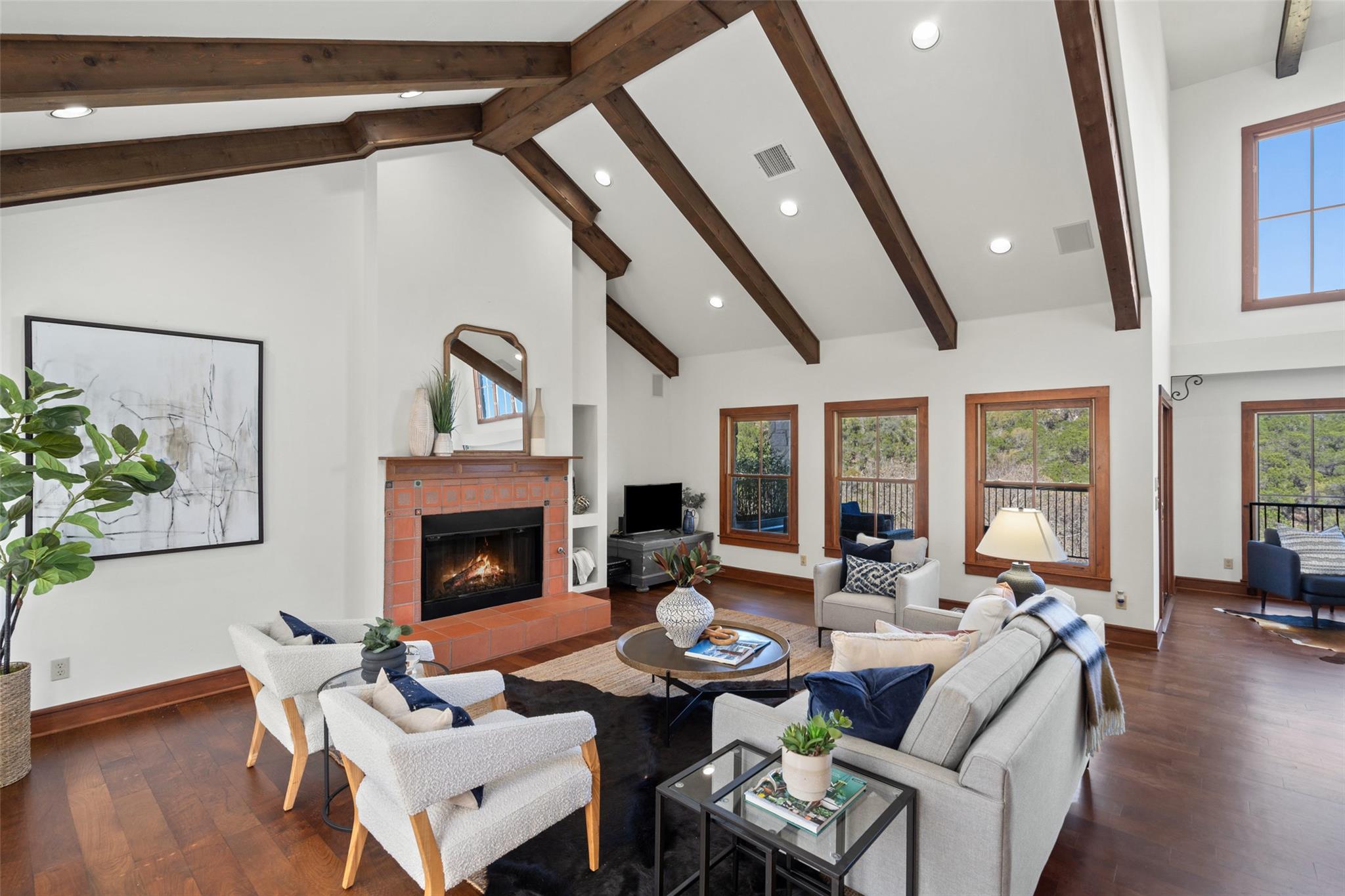 7114 Las Ventanas DR