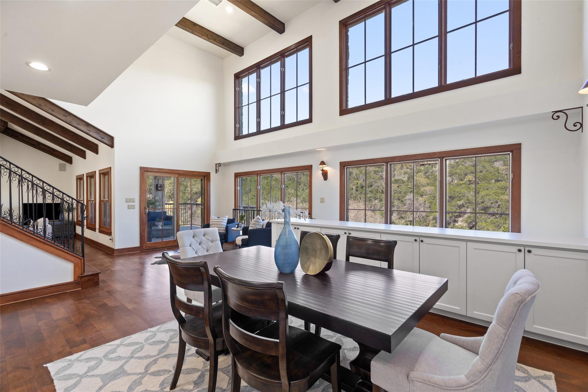 7114 Las Ventanas DR