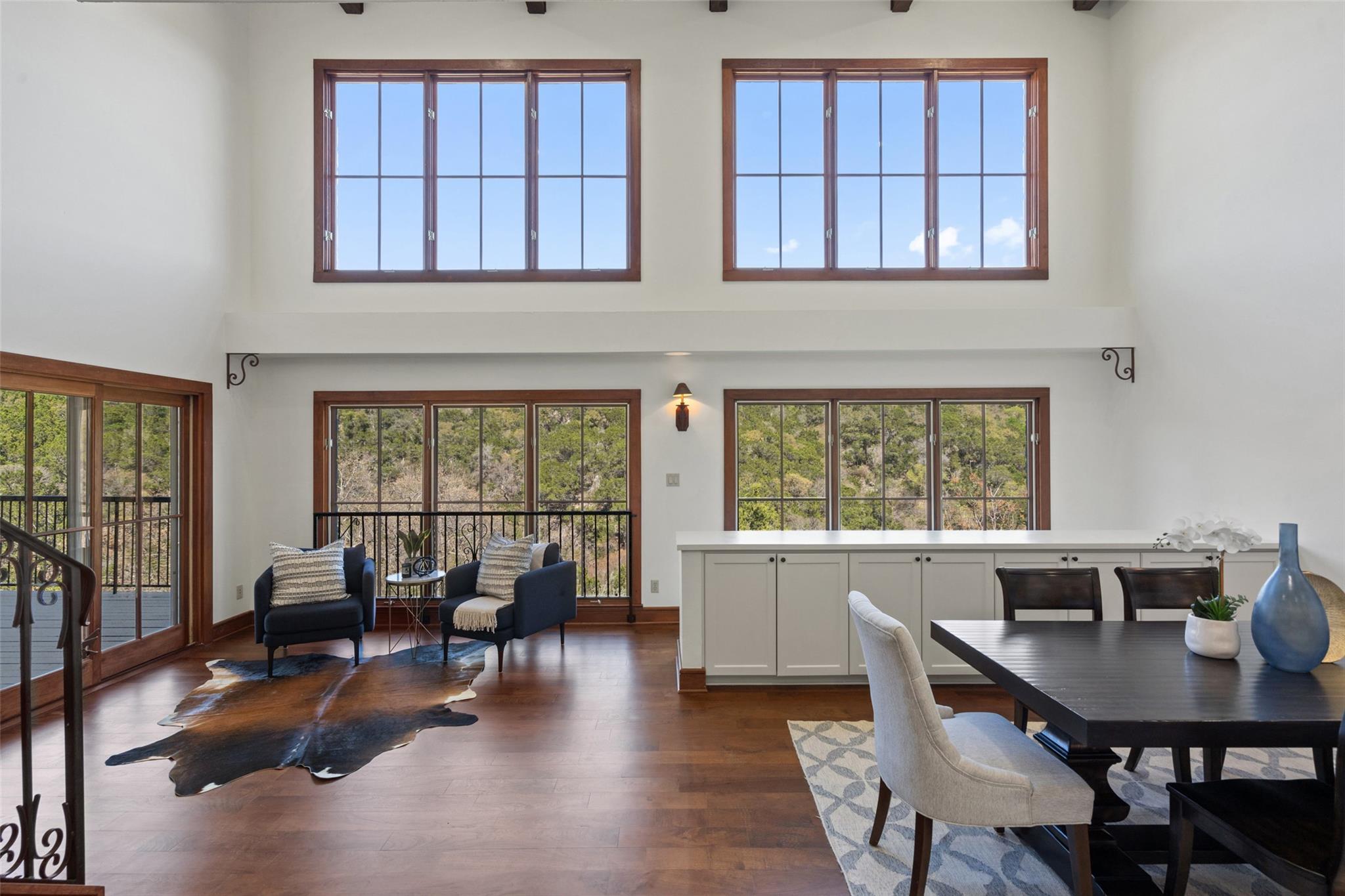 7114 Las Ventanas DR