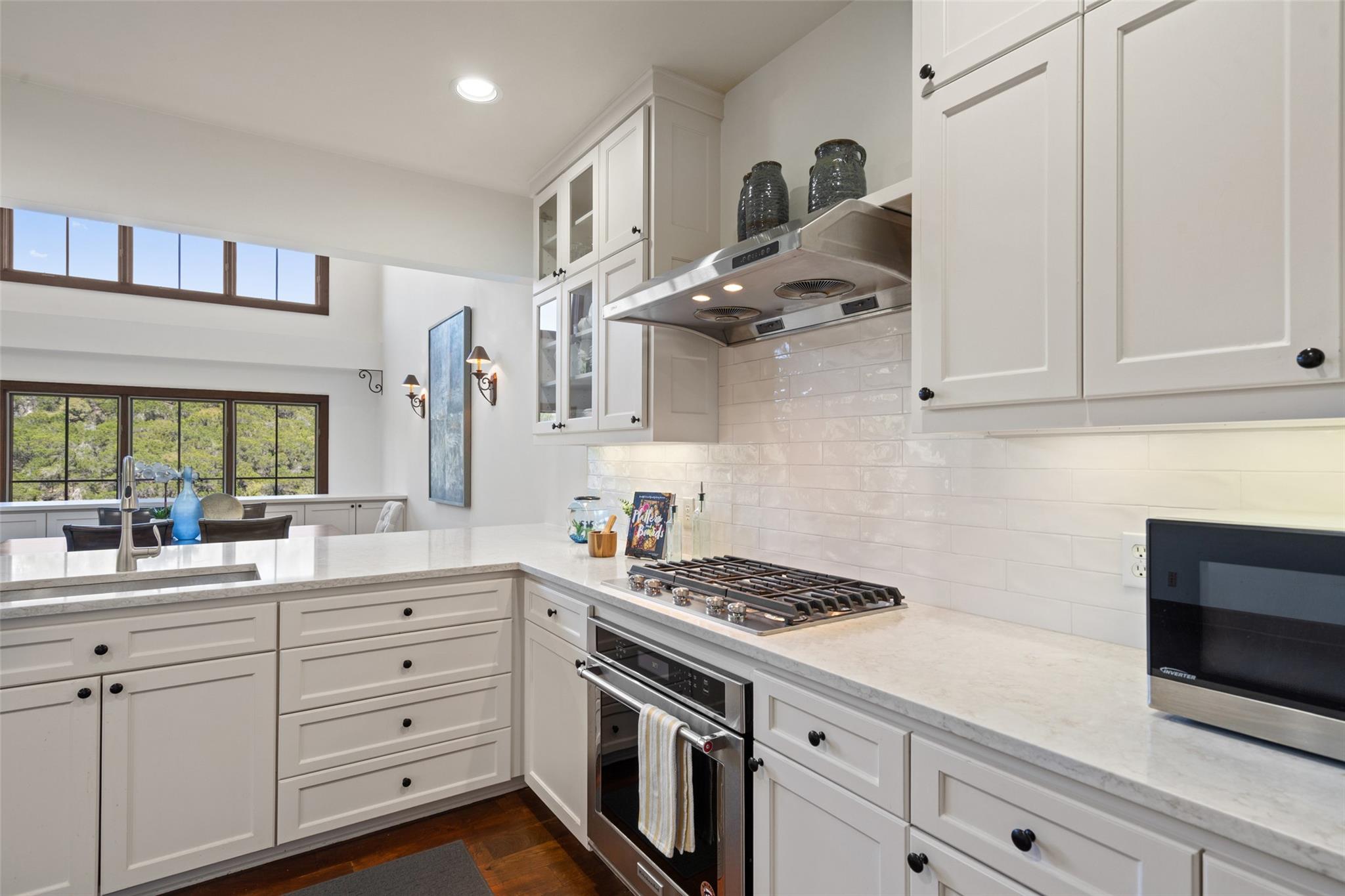 7114 Las Ventanas DR