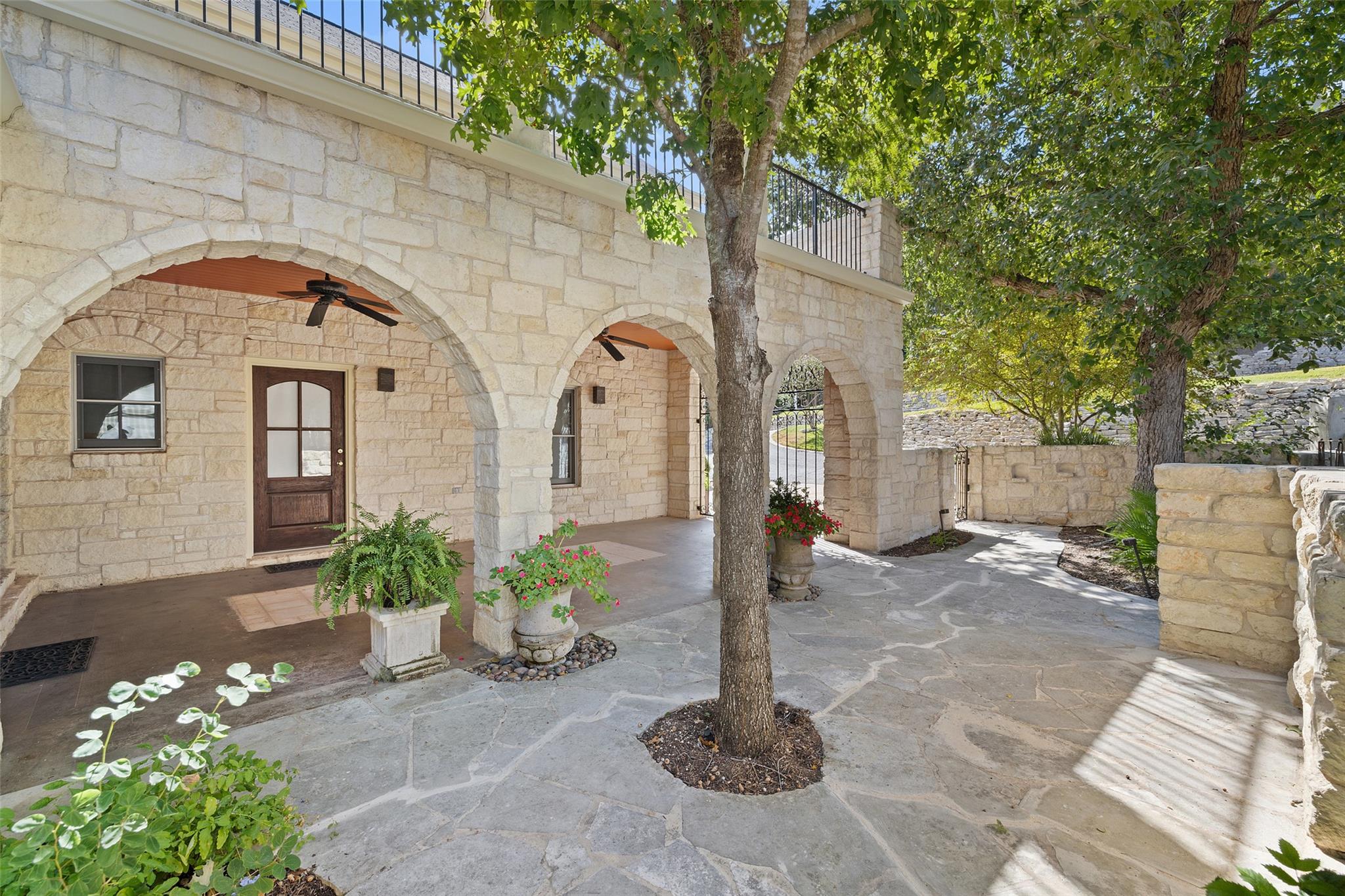 7114 Las Ventanas DR