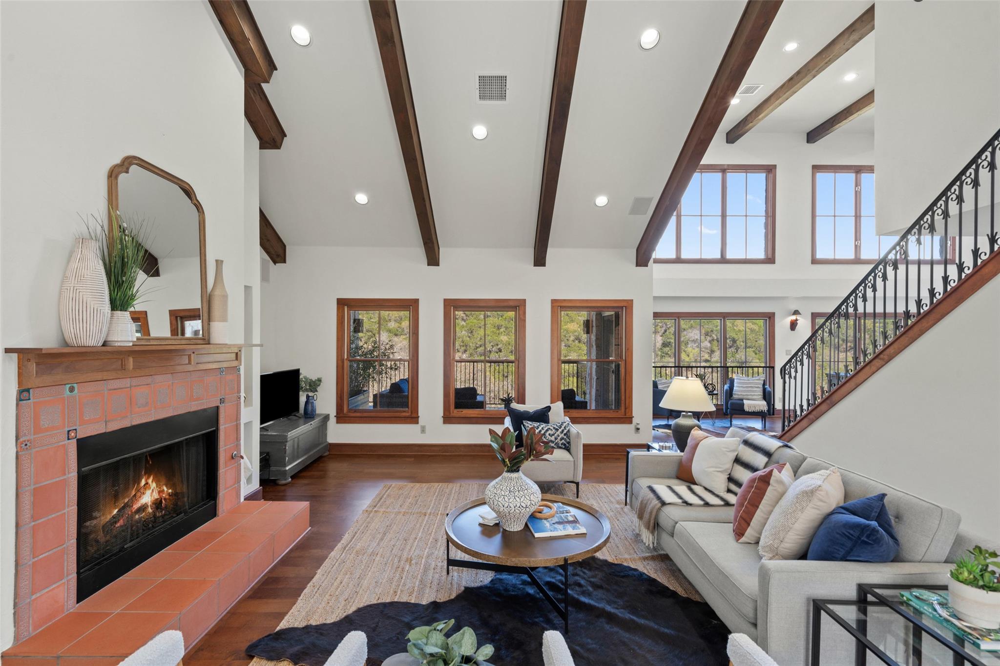 7114 Las Ventanas DR