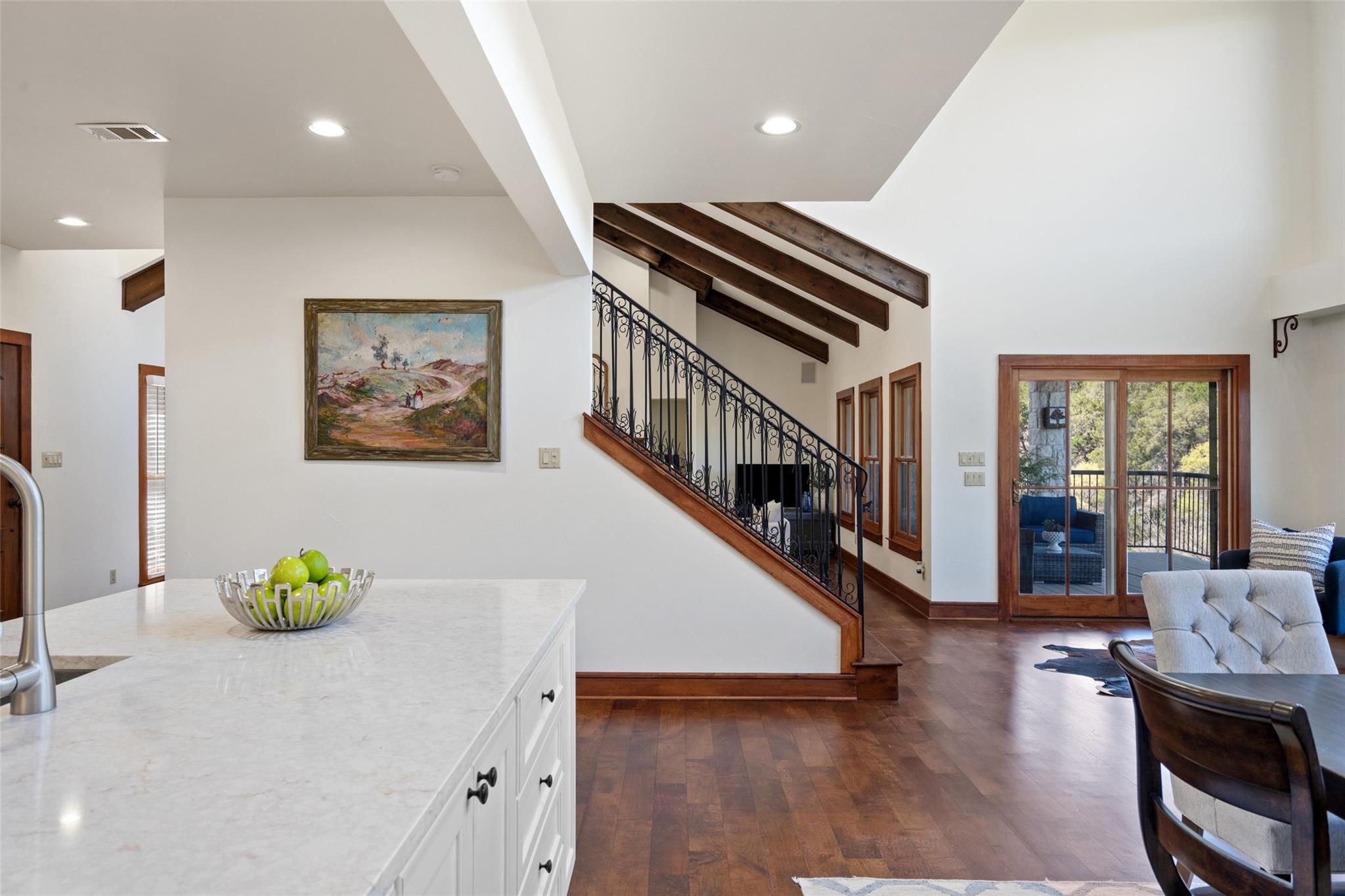 7114 Las Ventanas DR