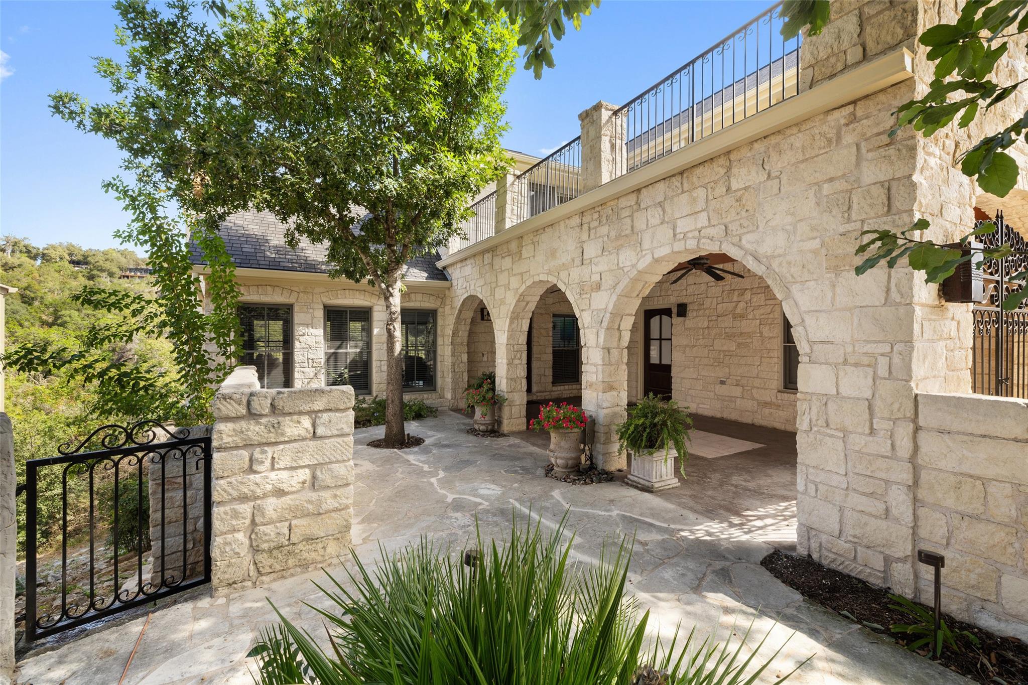 7114 Las Ventanas DR