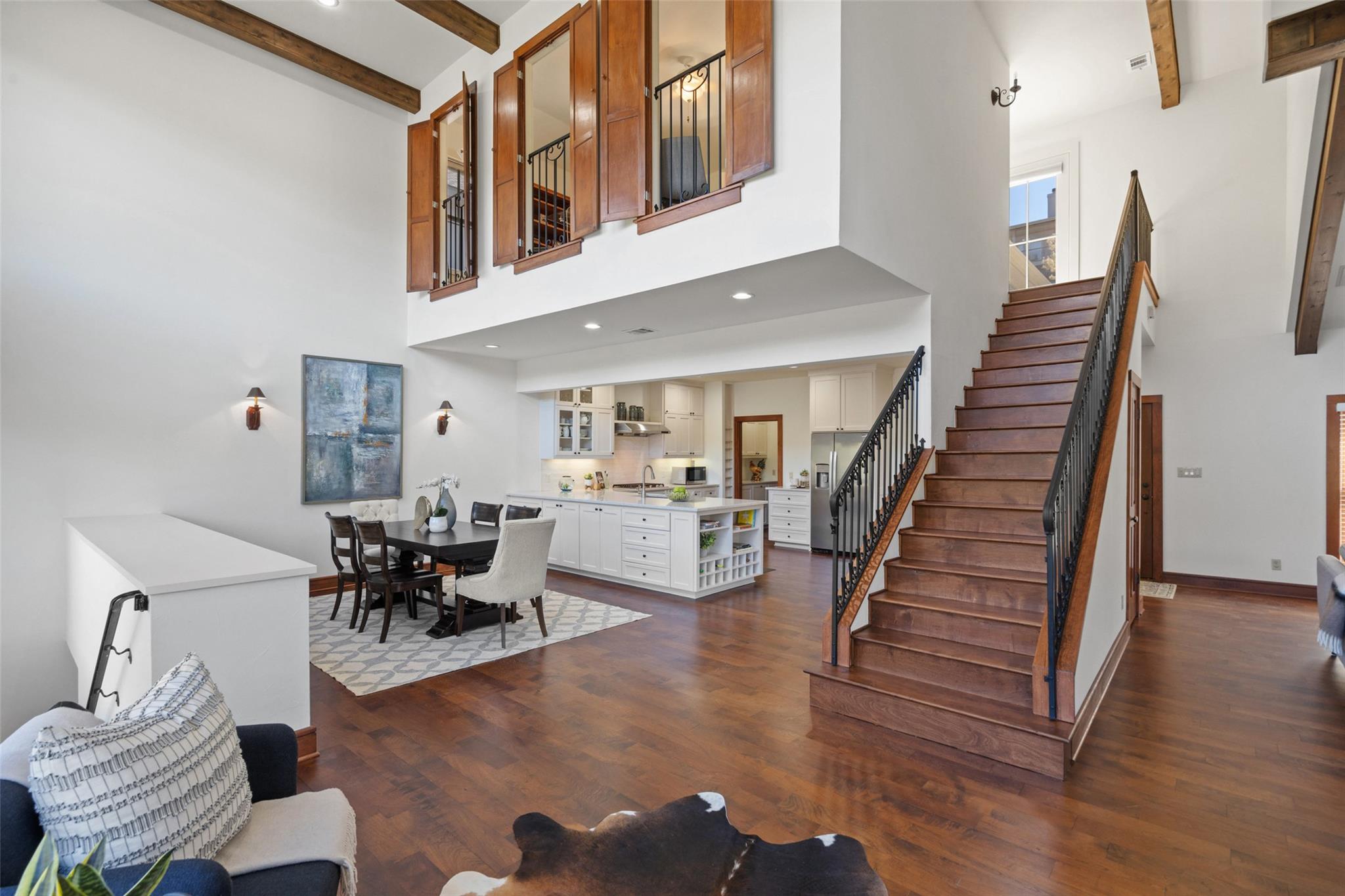 7114 Las Ventanas DR