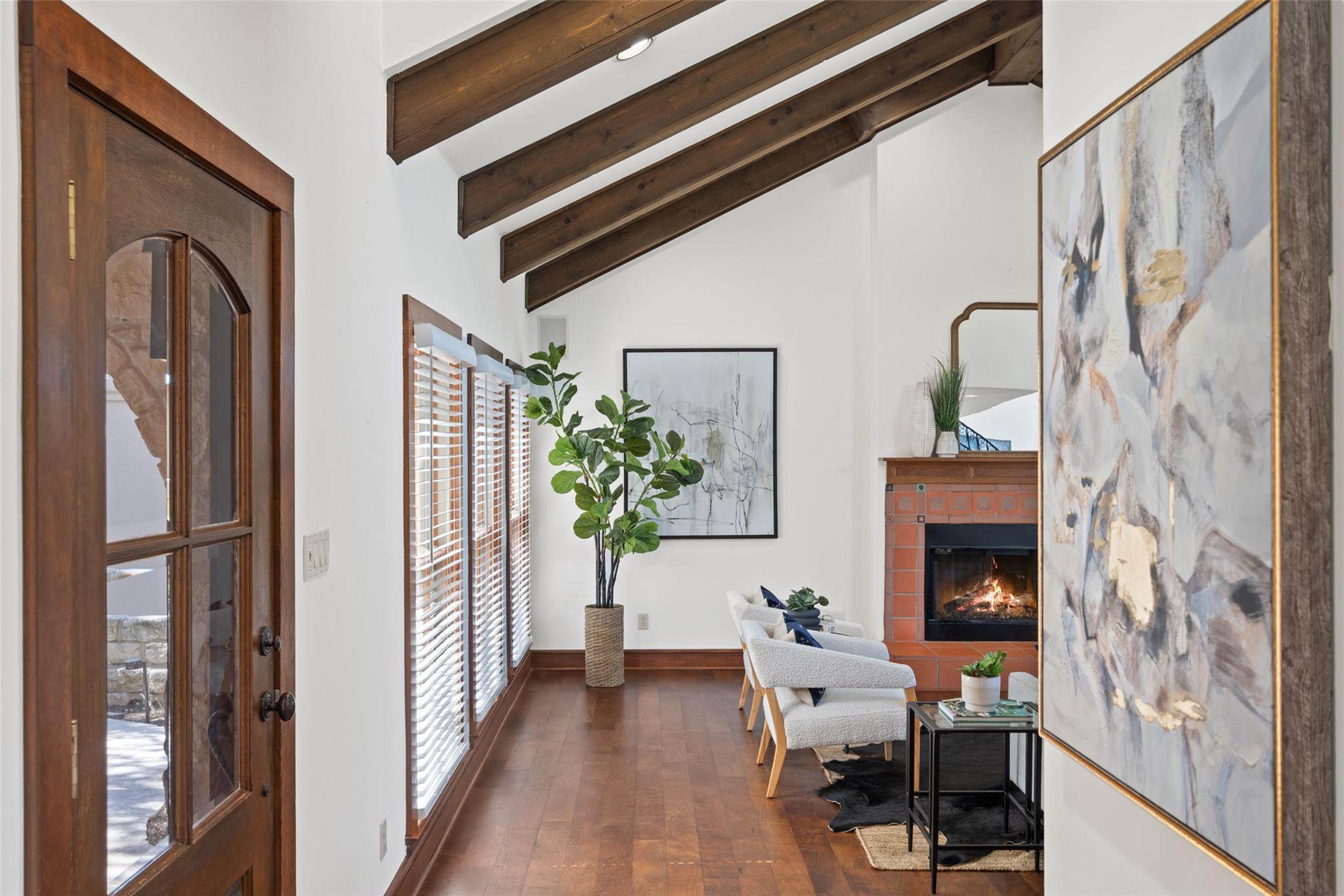 7114 Las Ventanas DR