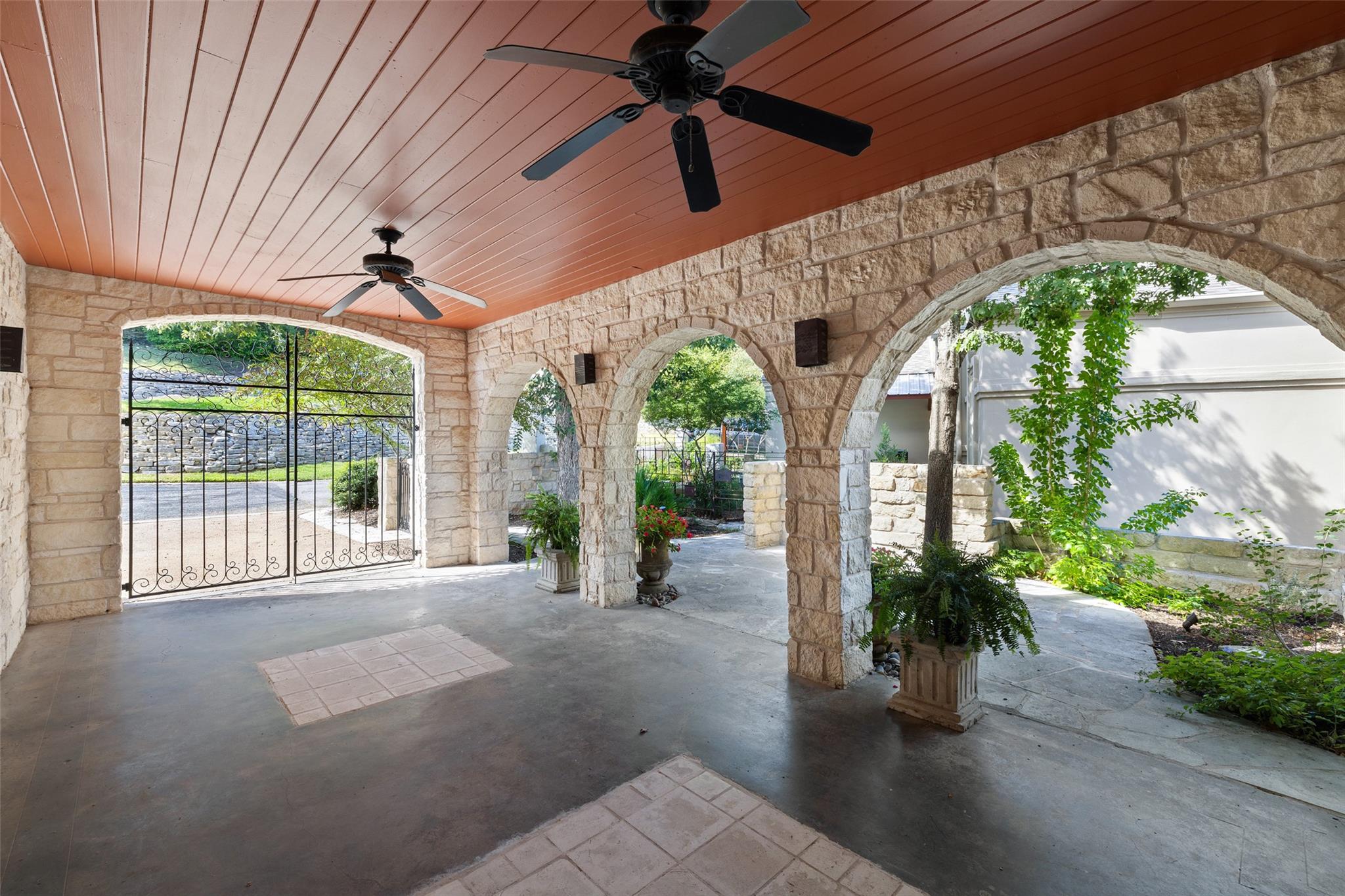 7114 Las Ventanas DR