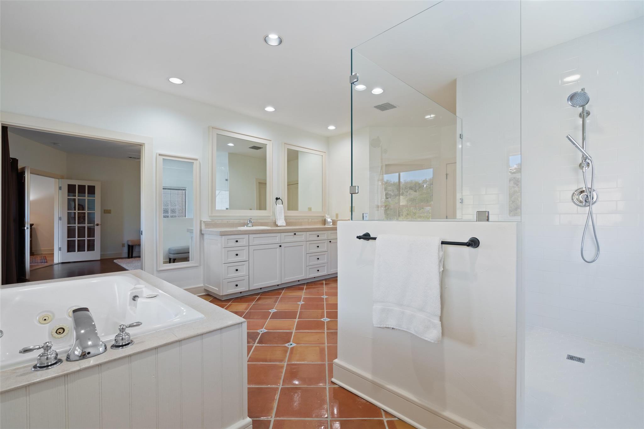 7114 Las Ventanas DR