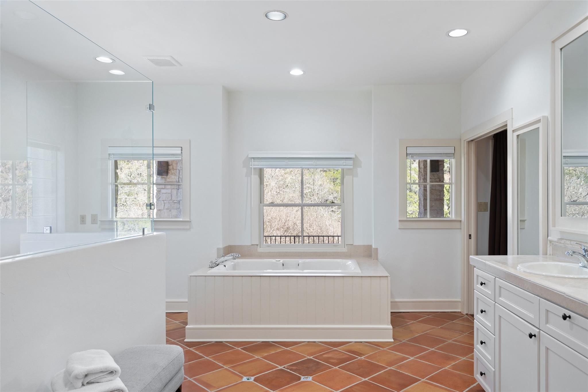 7114 Las Ventanas DR