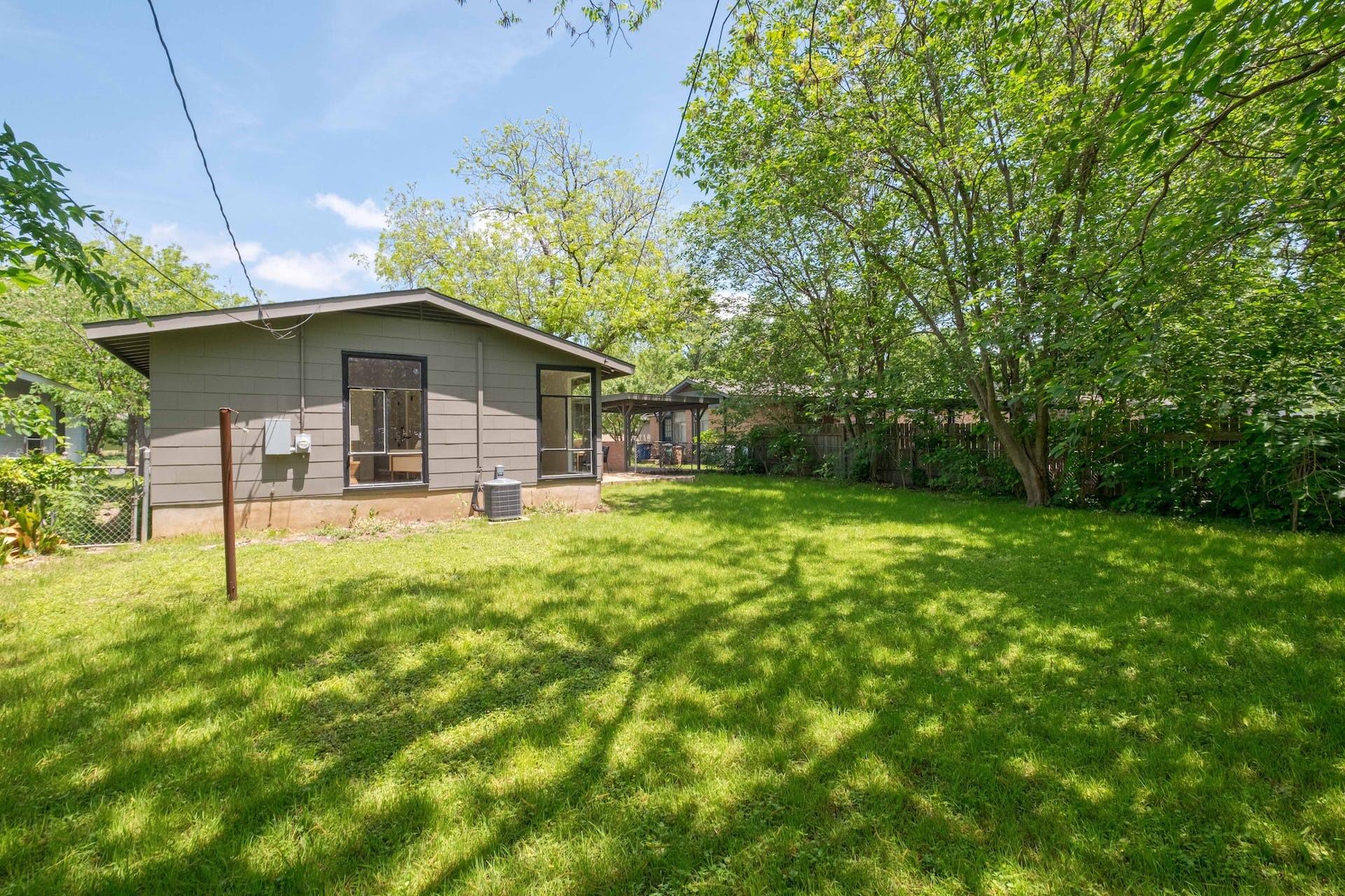 1811 Forest Hill DR