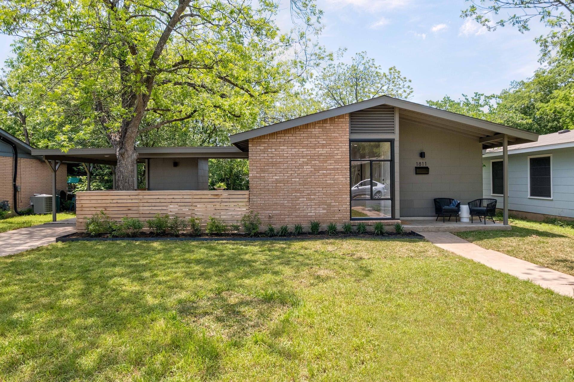1811 Forest Hill DR