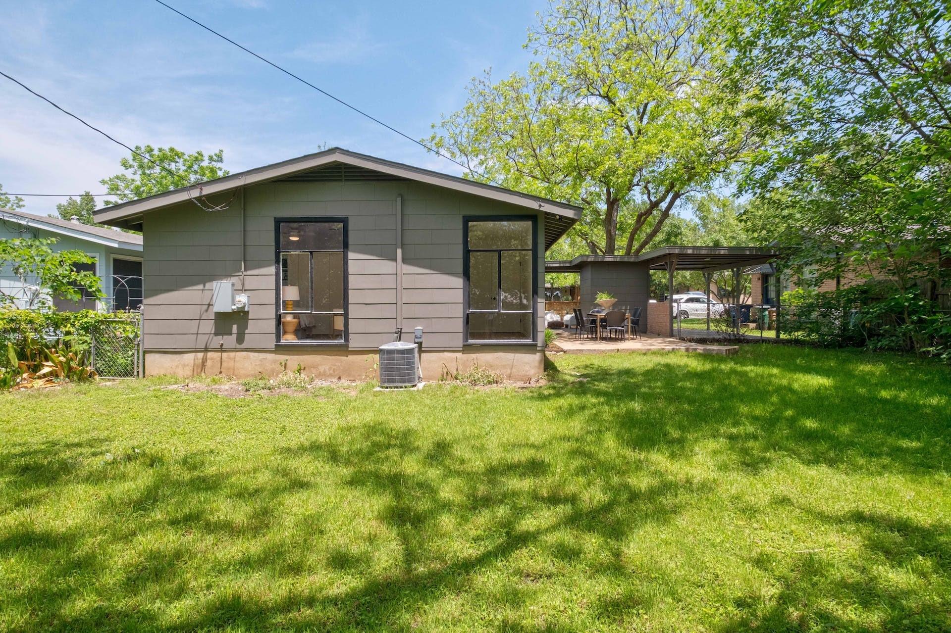 1811 Forest Hill DR