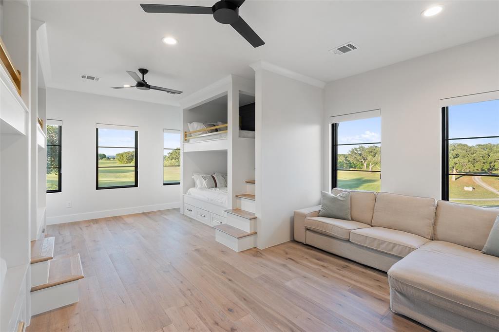 217 Houdini WAY