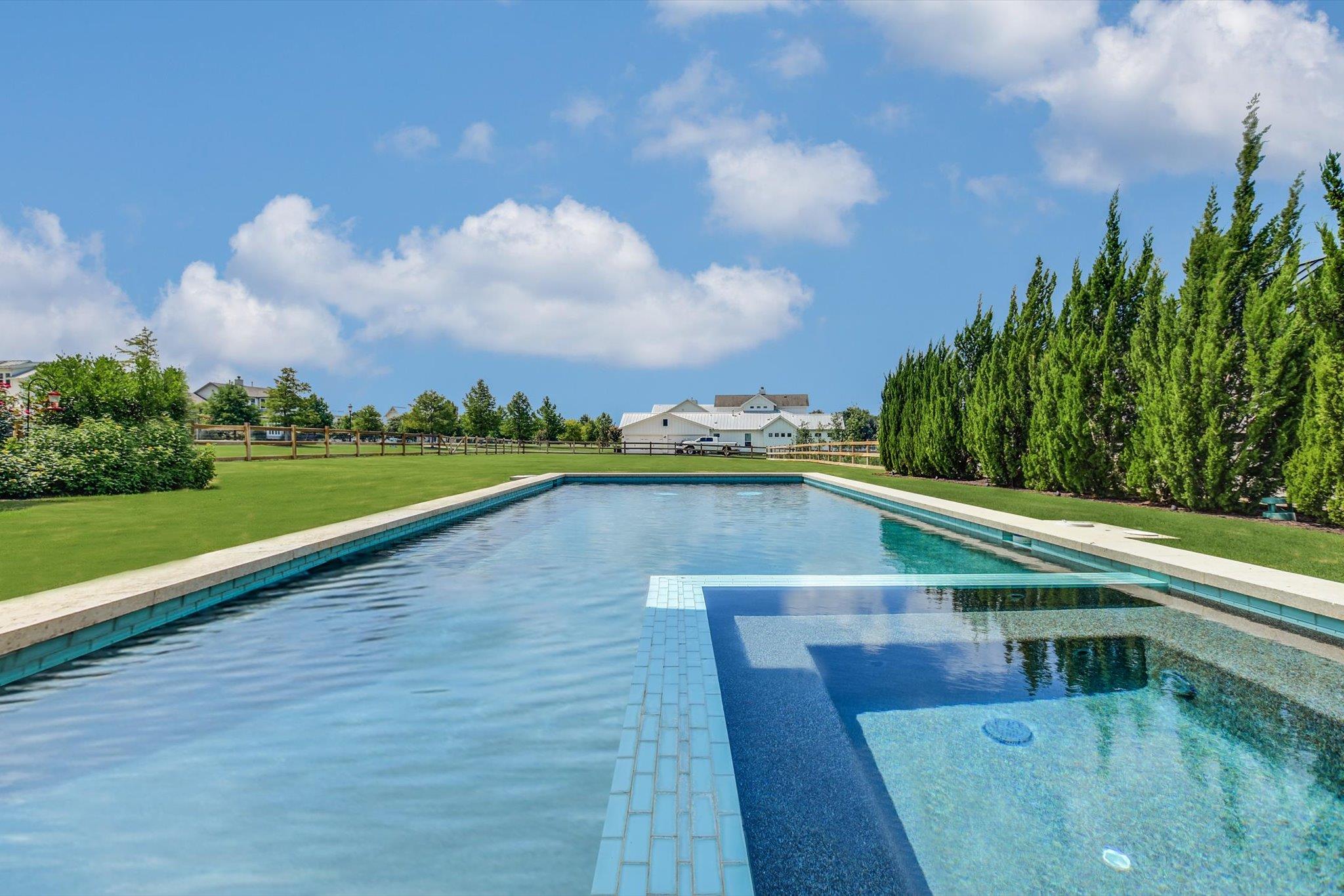 119 Victorian Gable DR