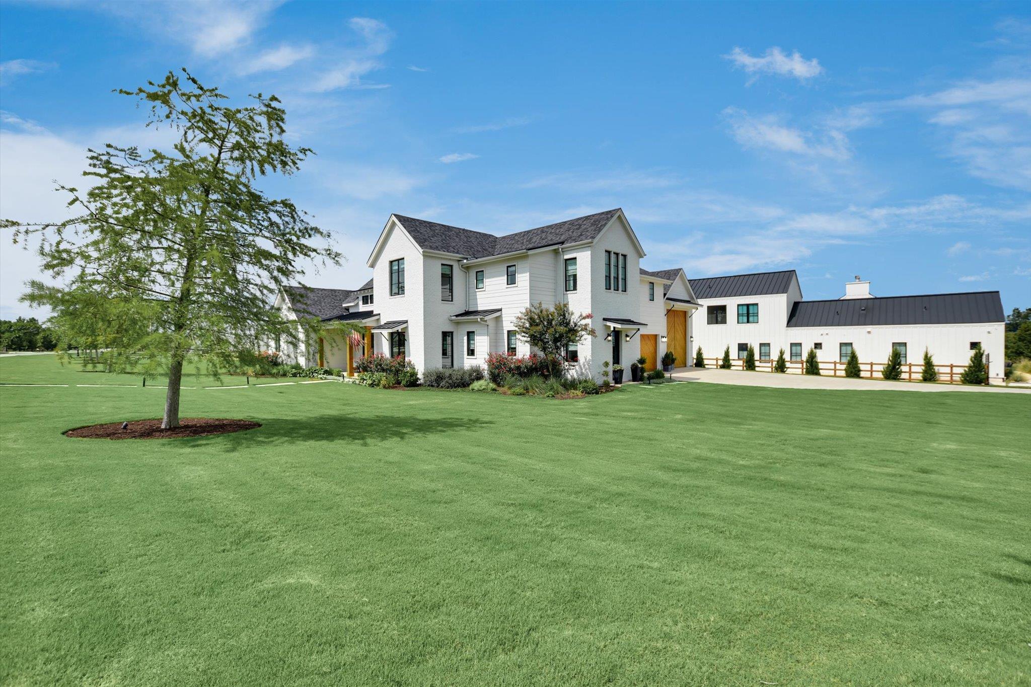 119 Victorian Gable DR