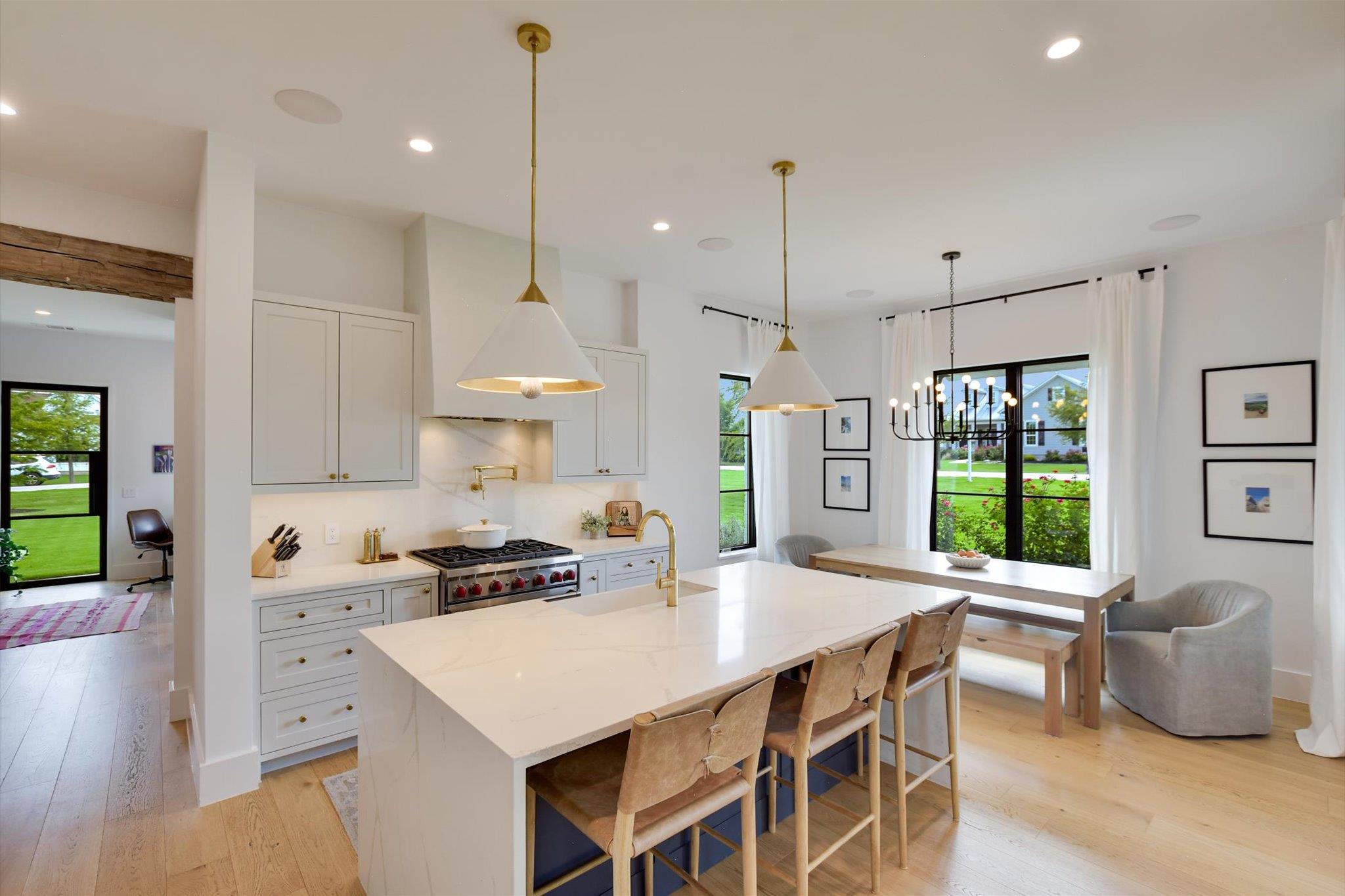 119 Victorian Gable DR