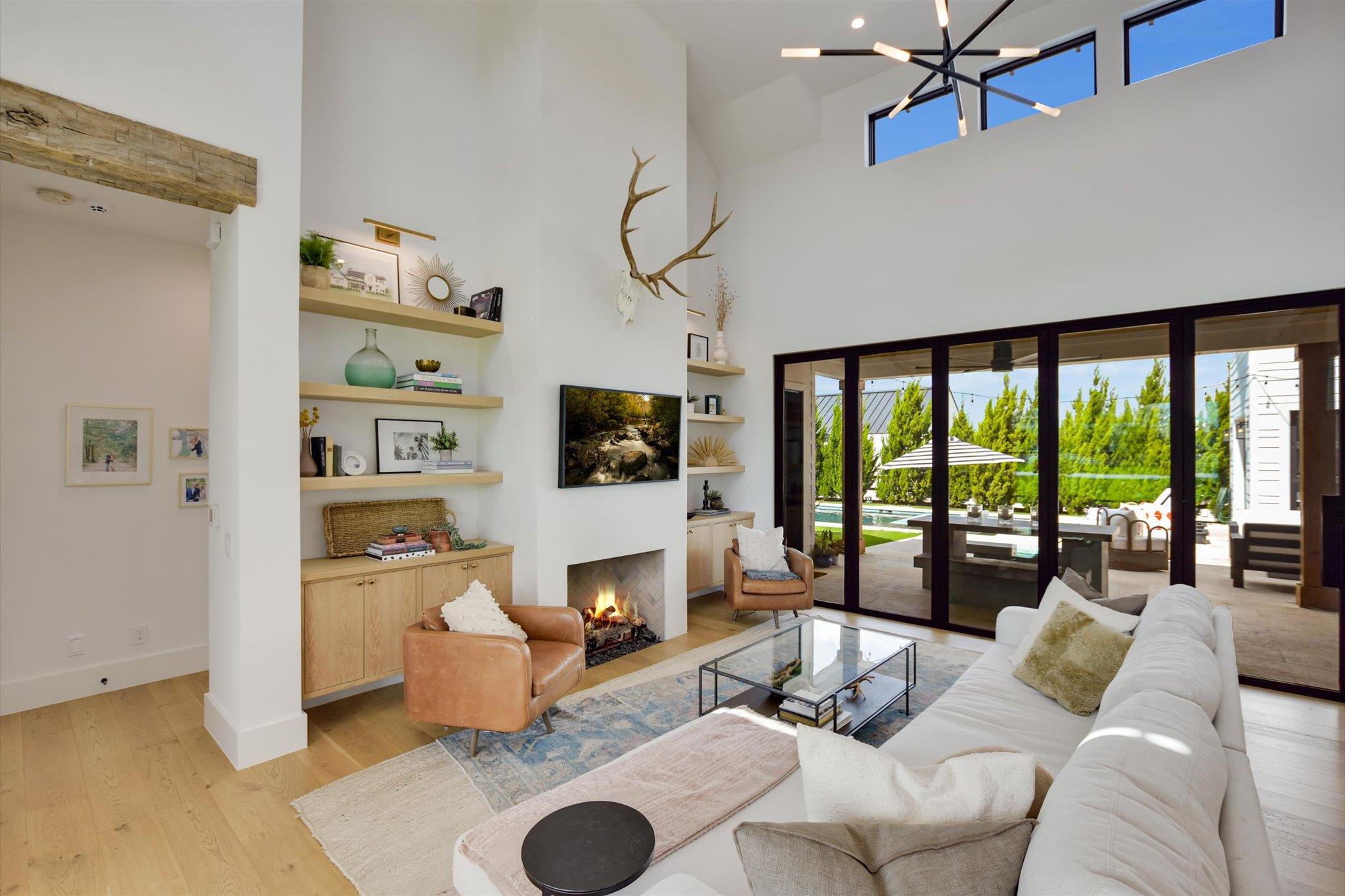 119 Victorian Gable DR