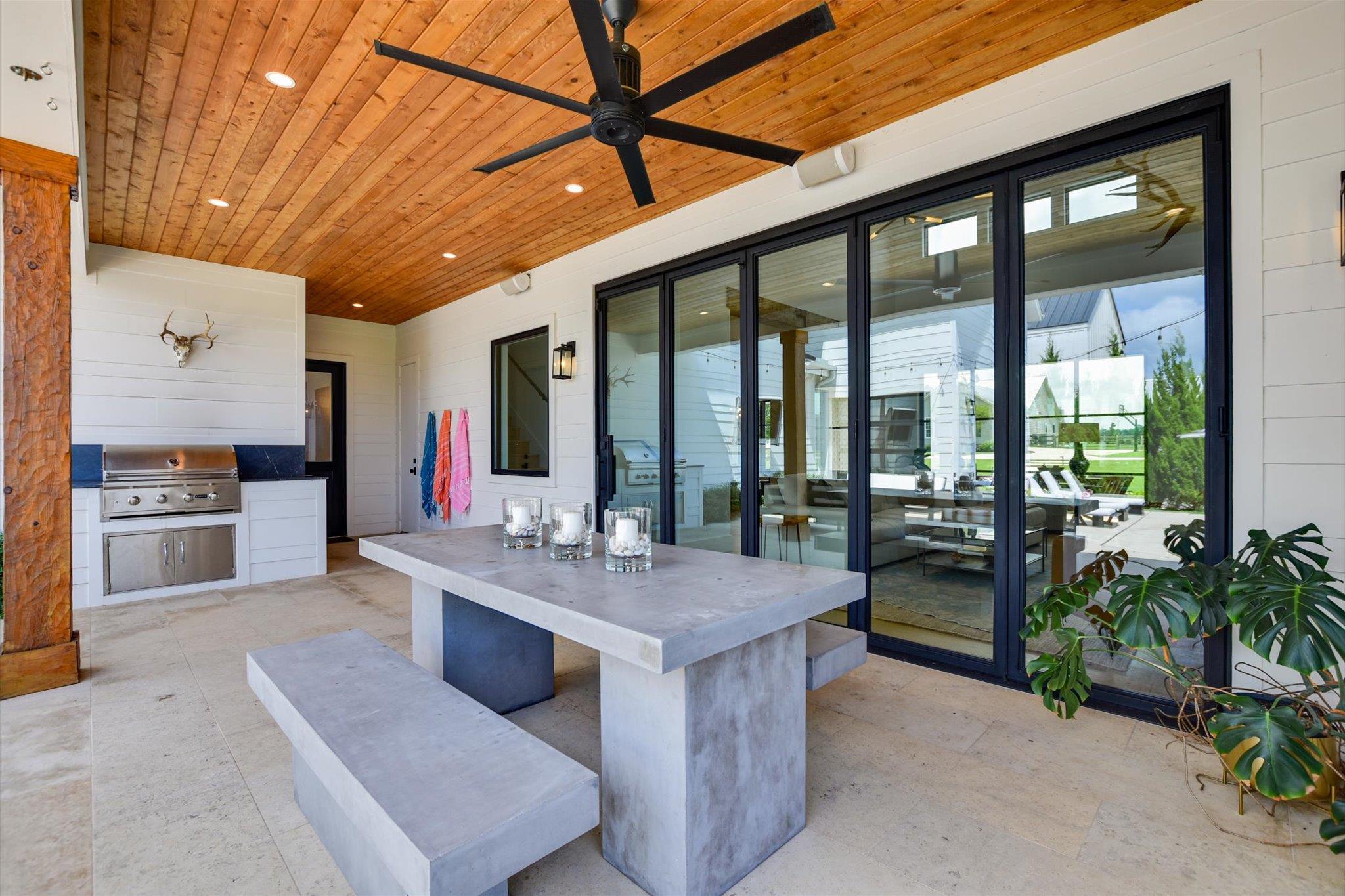 119 Victorian Gable DR